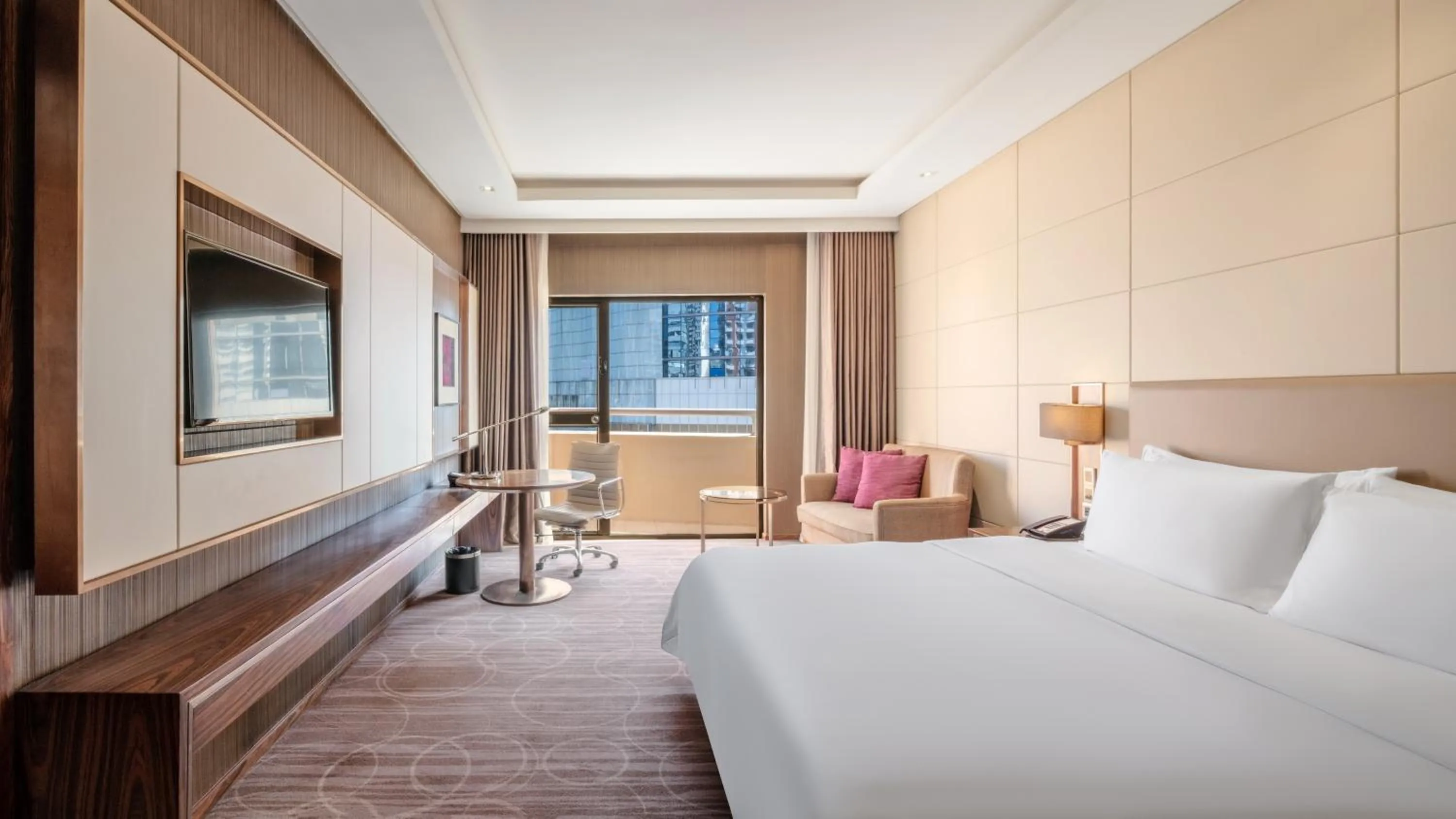 Photo of the whole room, Bed in Crowne Plaza Kunming City Centre by IHG