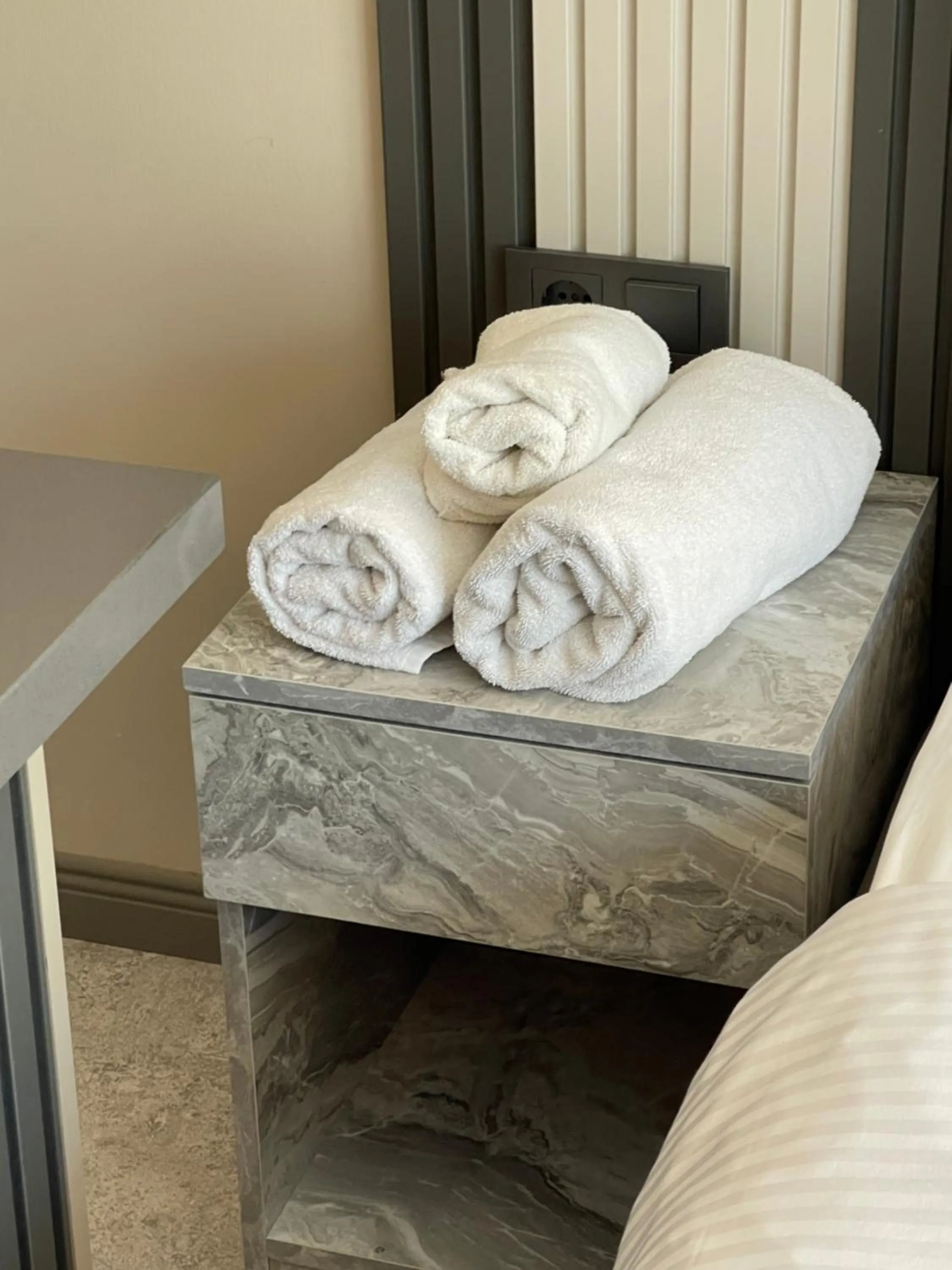 Bed in Aymira Suite Hotel