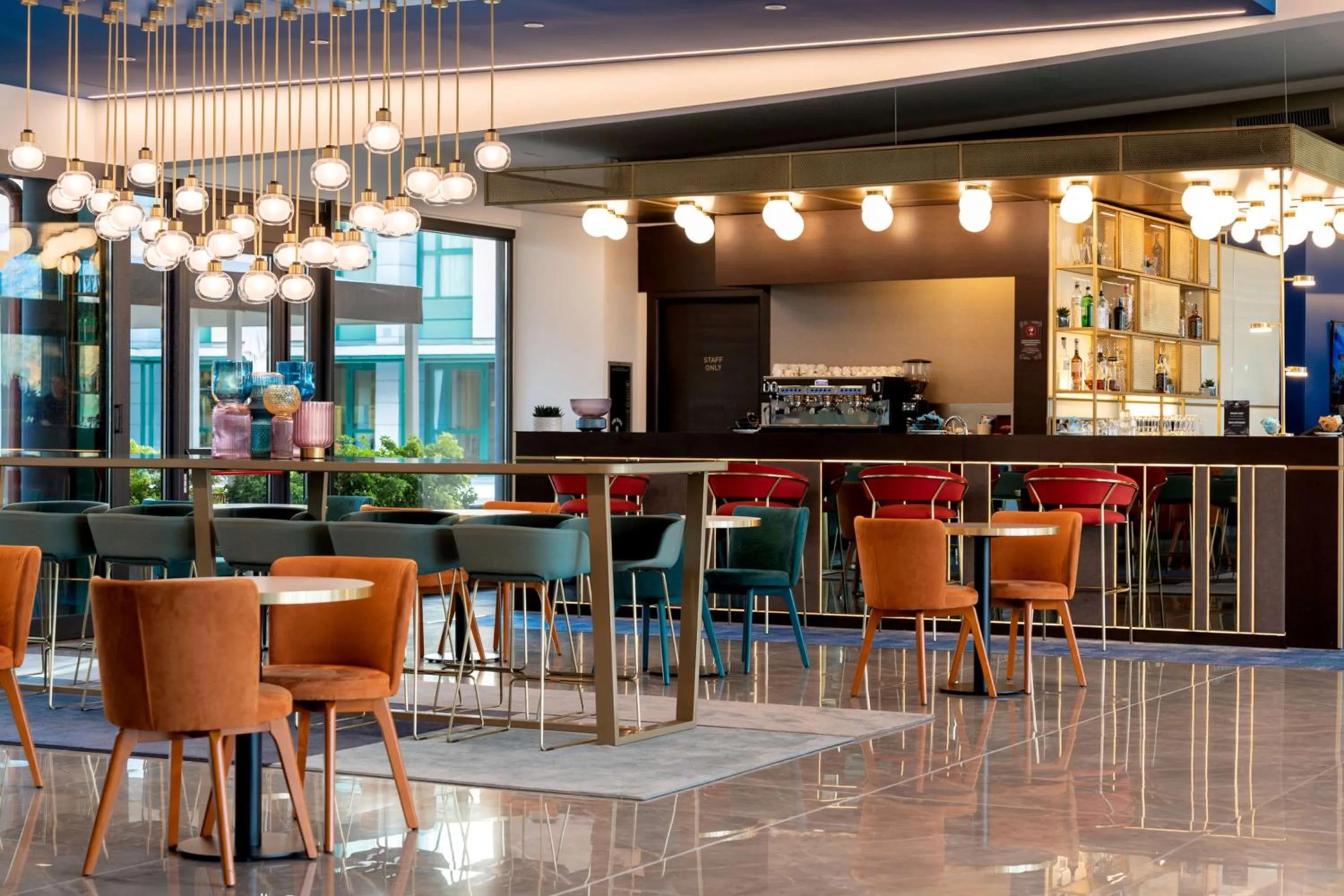 Lounge or bar in Doubletree by Hilton Milan Malpensa Solbiate Olona