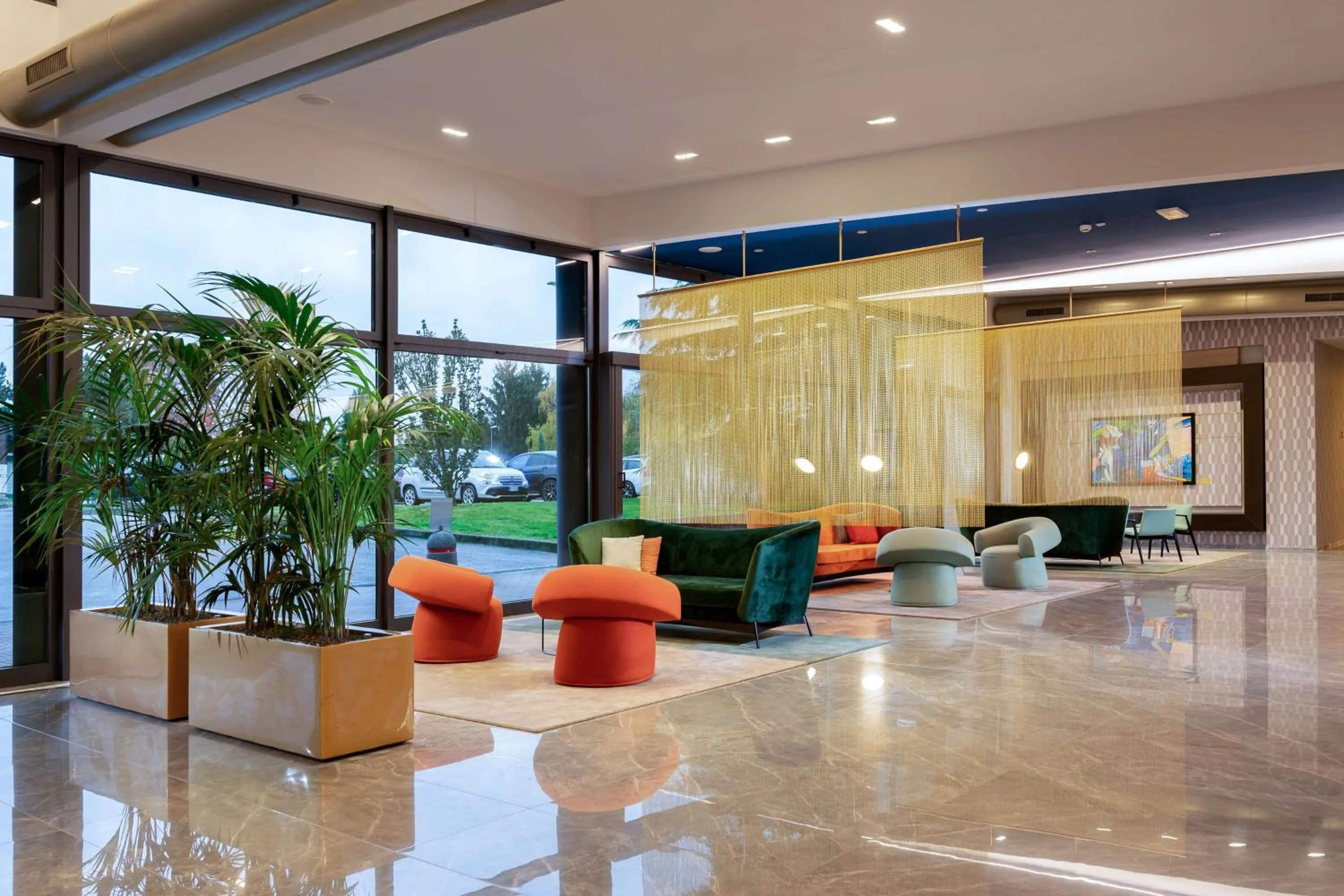 Lobby or reception in Doubletree by Hilton Milan Malpensa Solbiate Olona