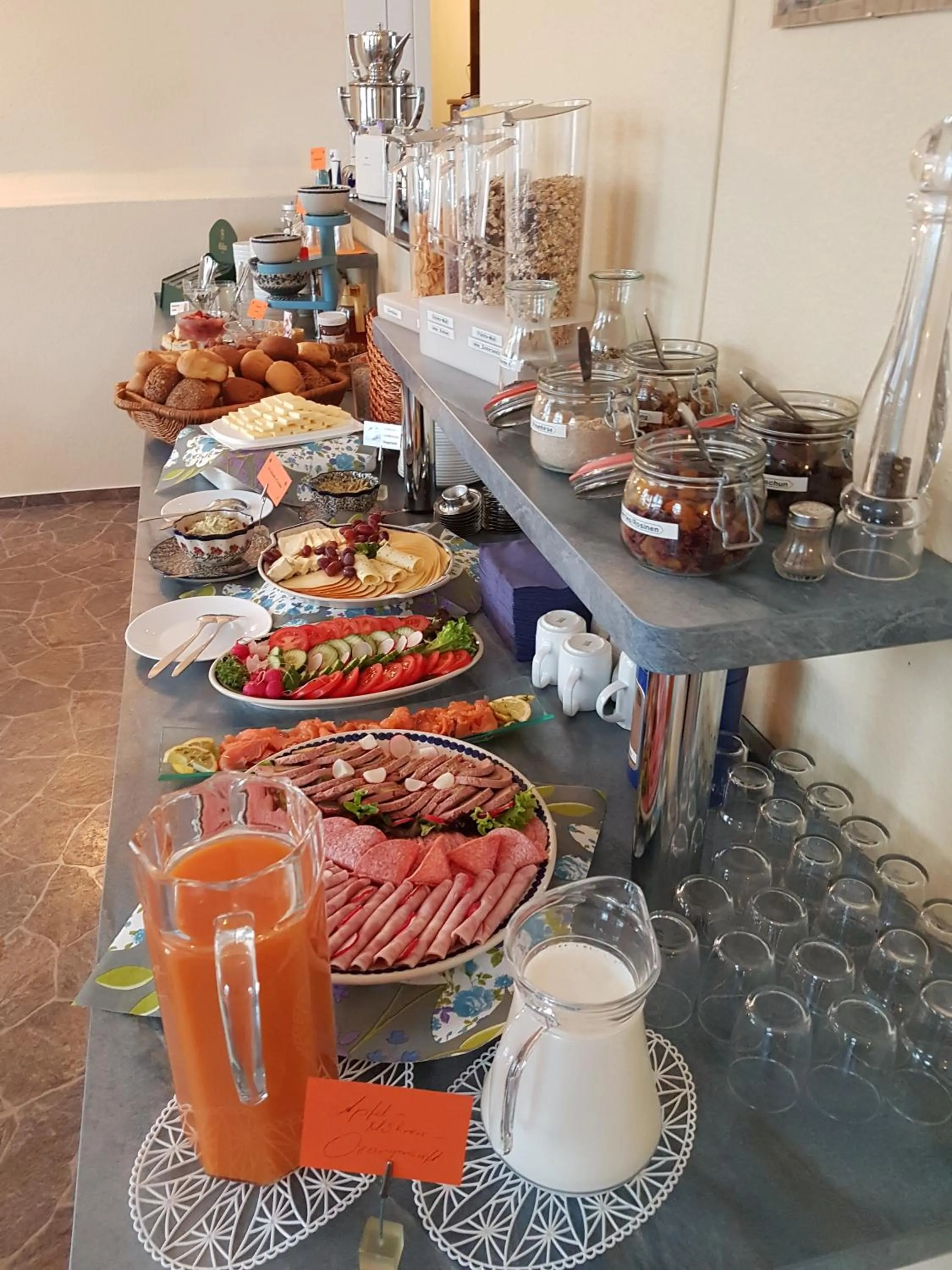 Restaurant/places to eat in Strandvilla Imperator