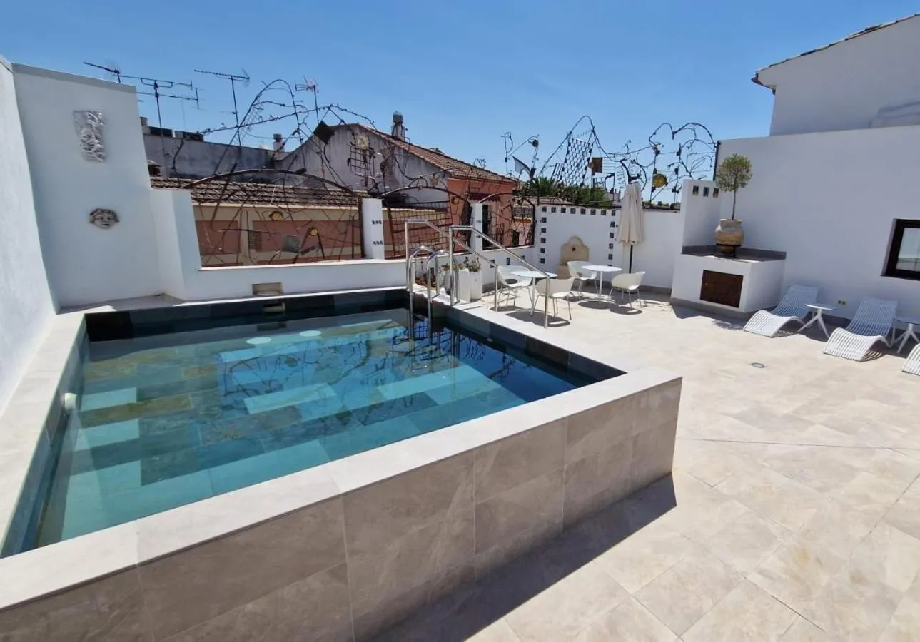 Swimming pool in Hotel Oleum - Parking Gratuito bajo disponibilidad y reserva previa