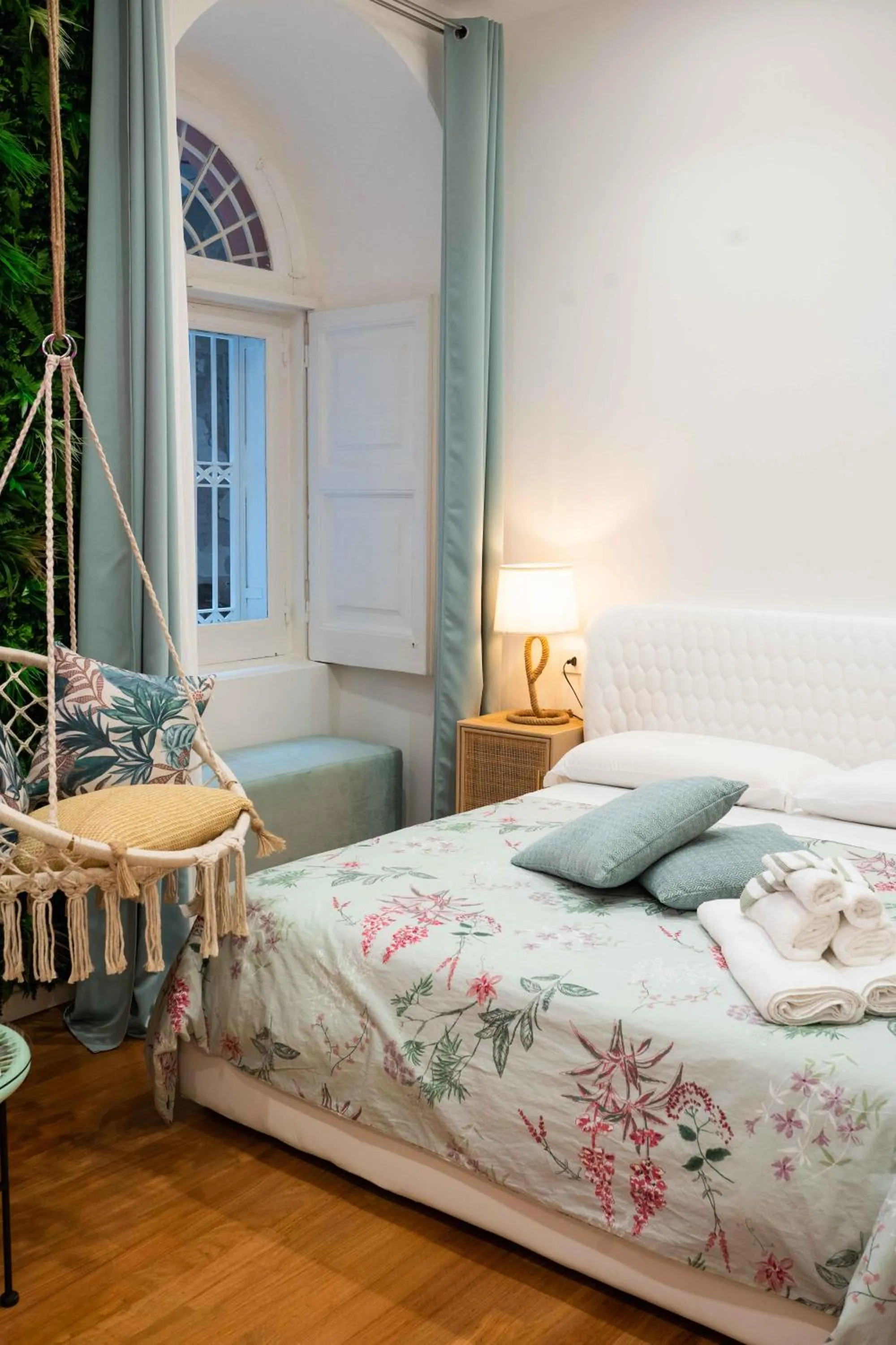 Bedroom, Bed in MareLuna Rooms