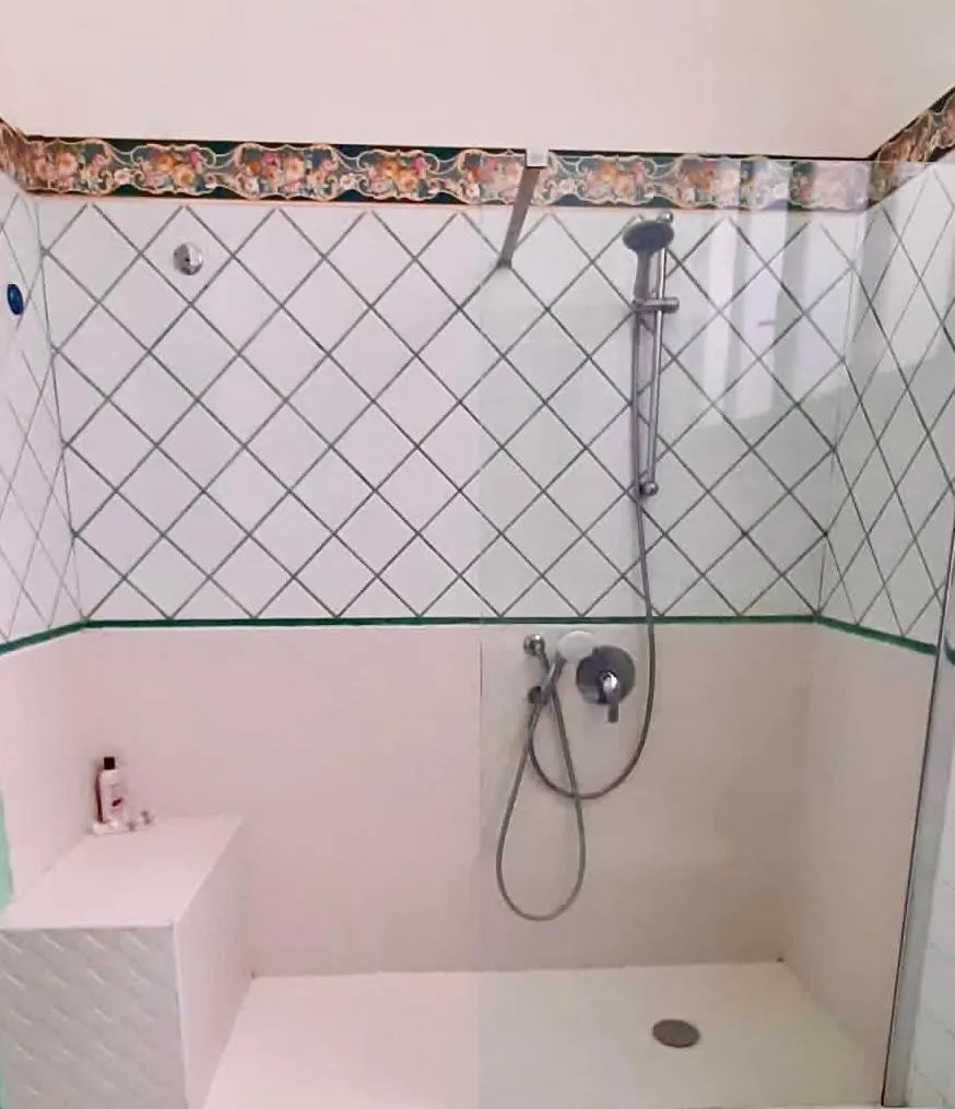 Shower in Villa La Terrazza Suites