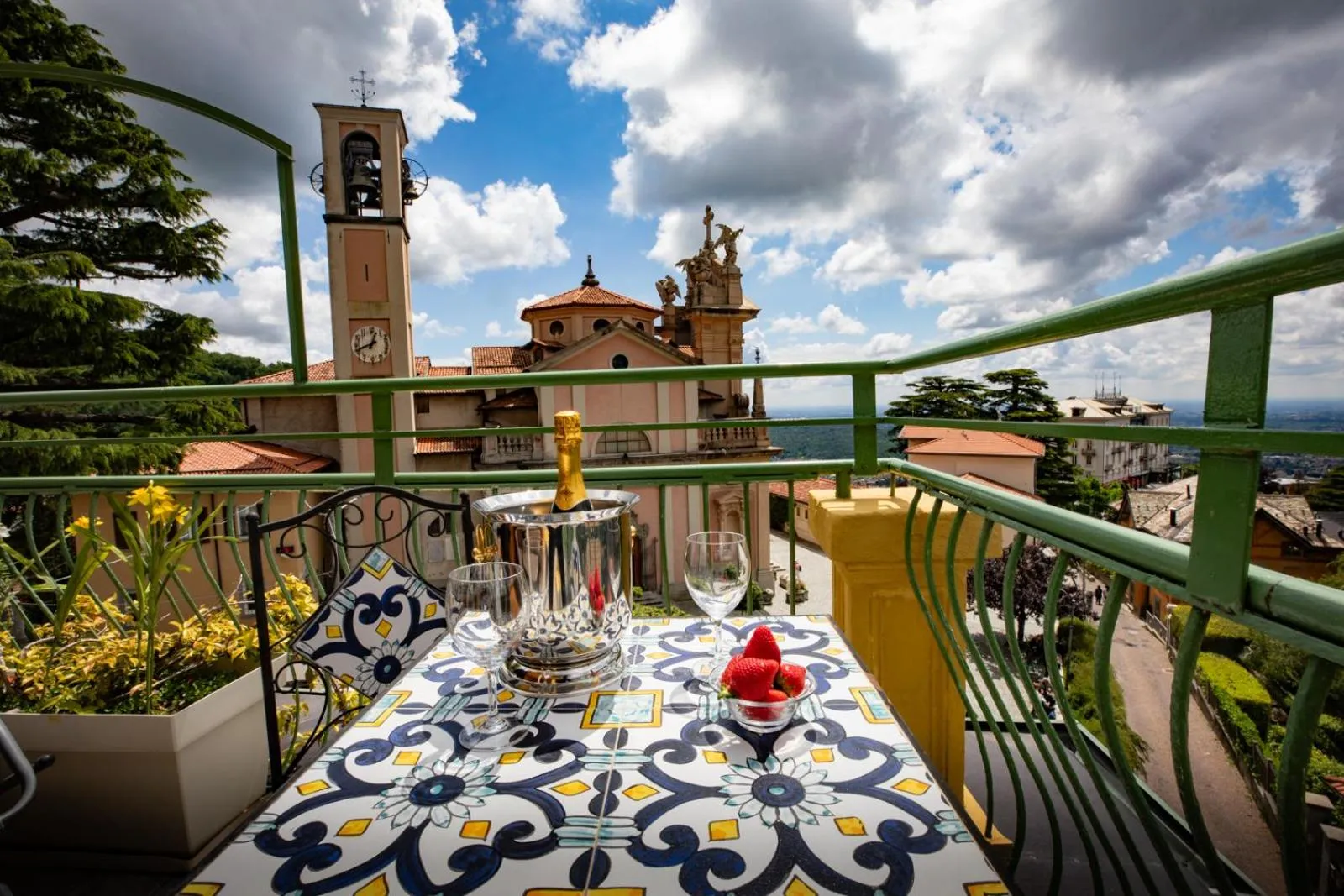 Balcony/Terrace in Hotel Vista Lago Como