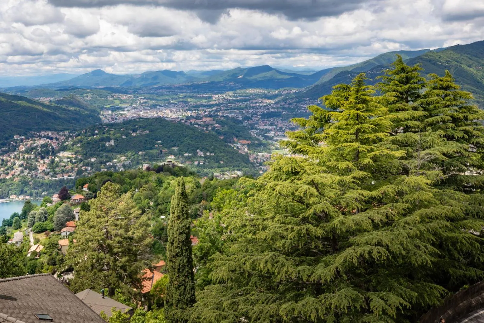 Mountain view in Hotel Vista Lago Como