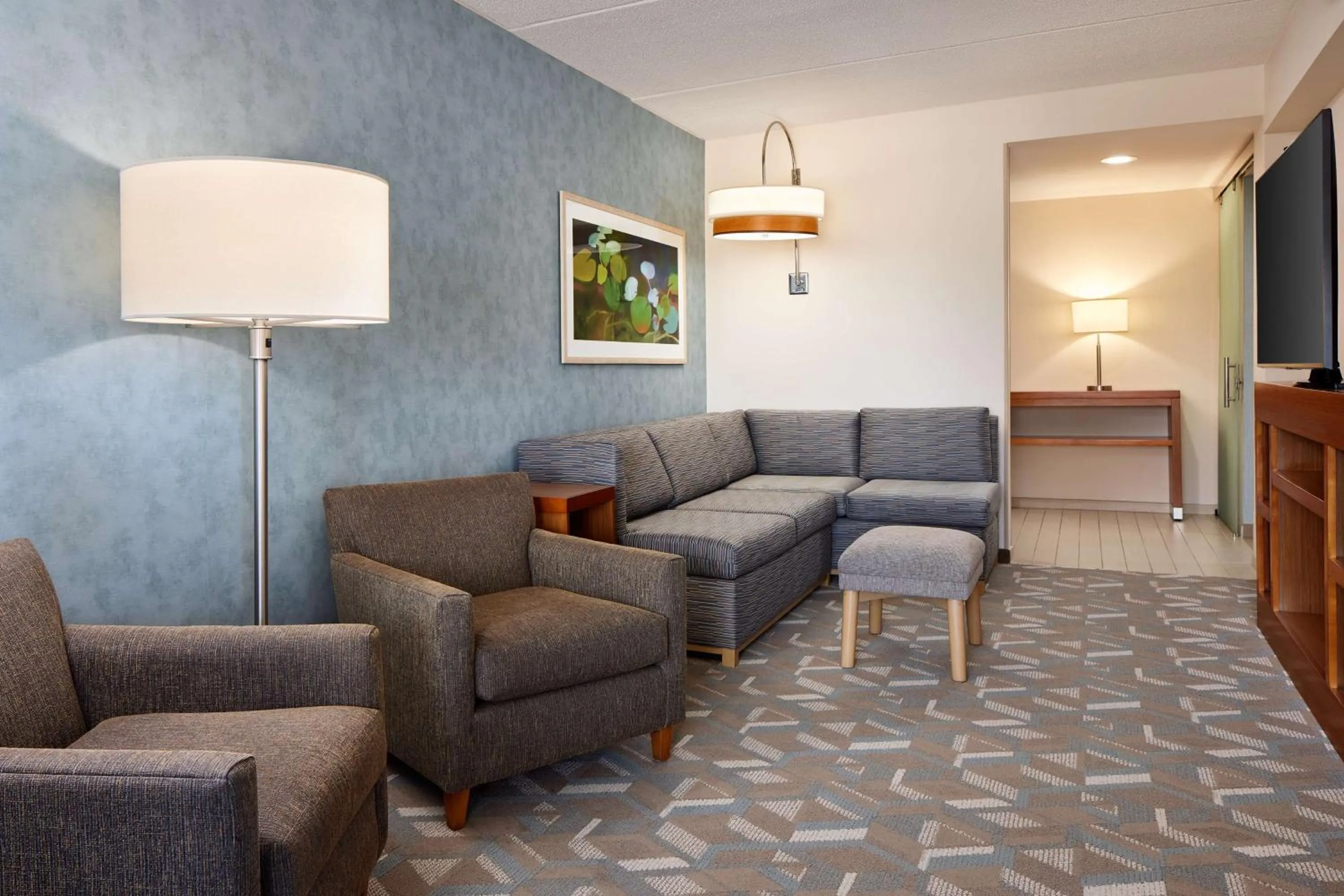 Photo of the whole room in Hyatt Place Fredericksburg at Mary Washington