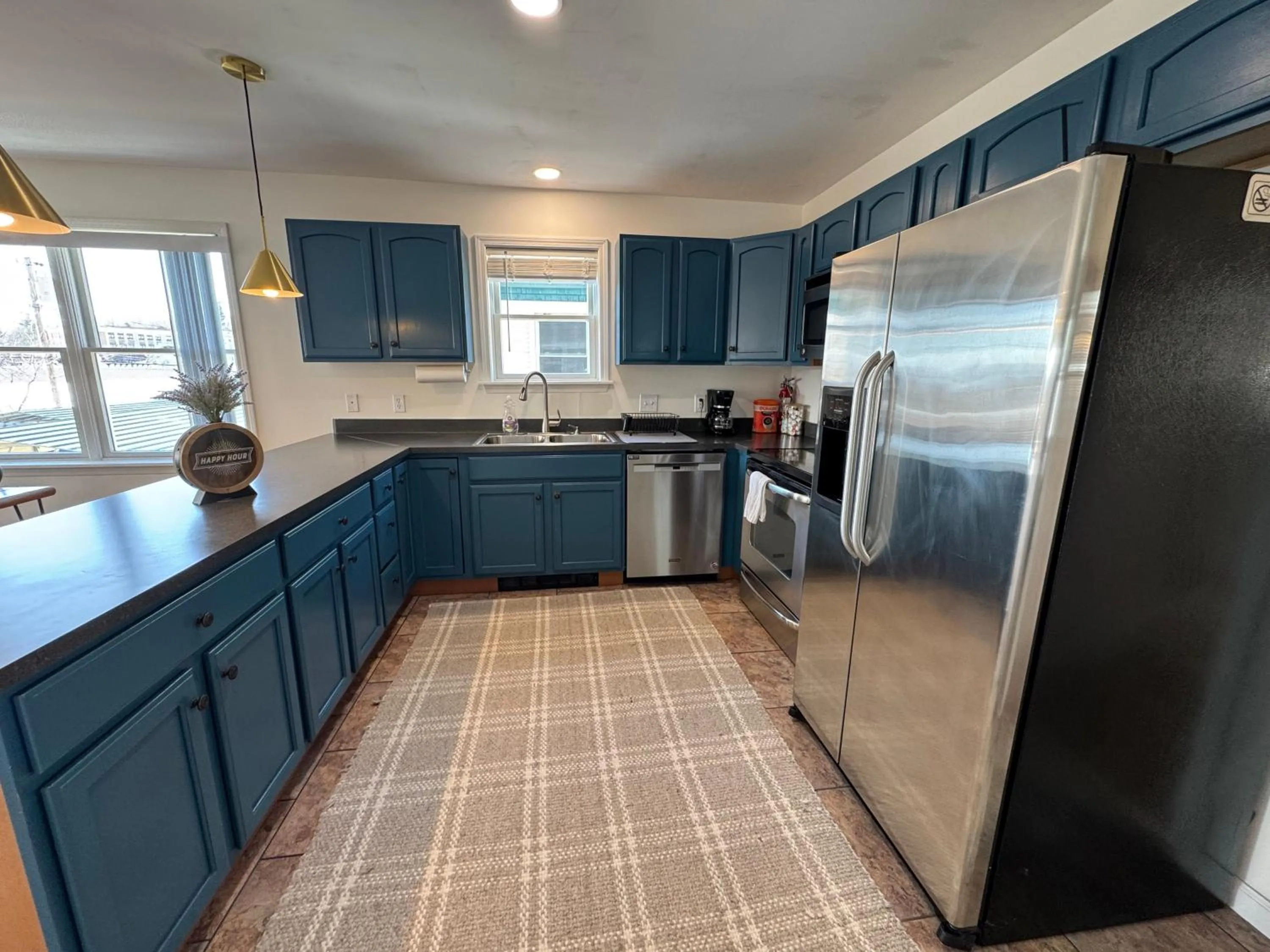 Kitchen or kitchenette in Central Lake Placid Mountain Views