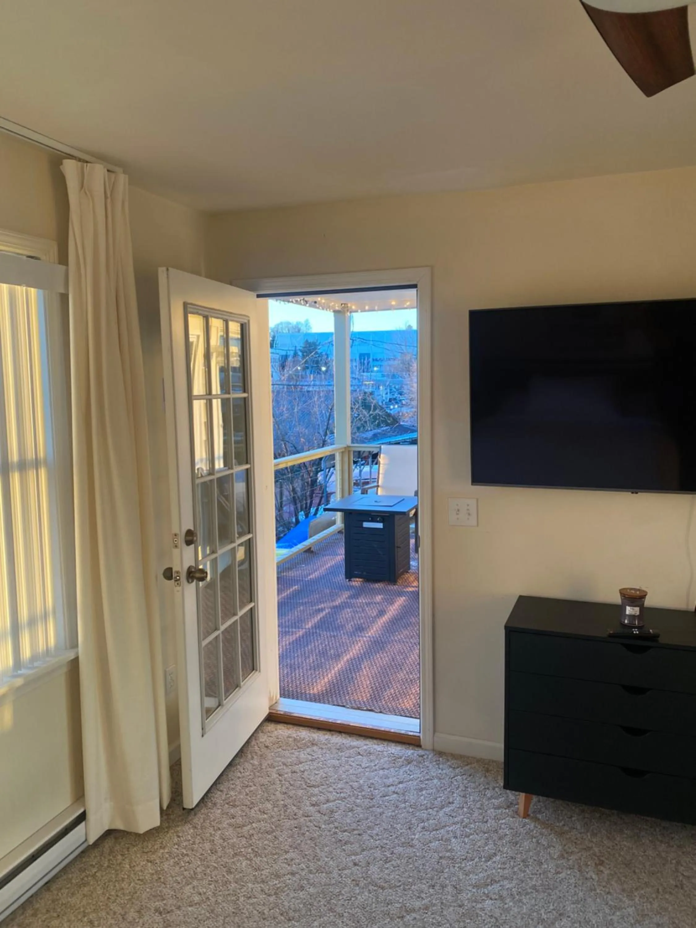 TV and multimedia in Central Lake Placid Mountain Views