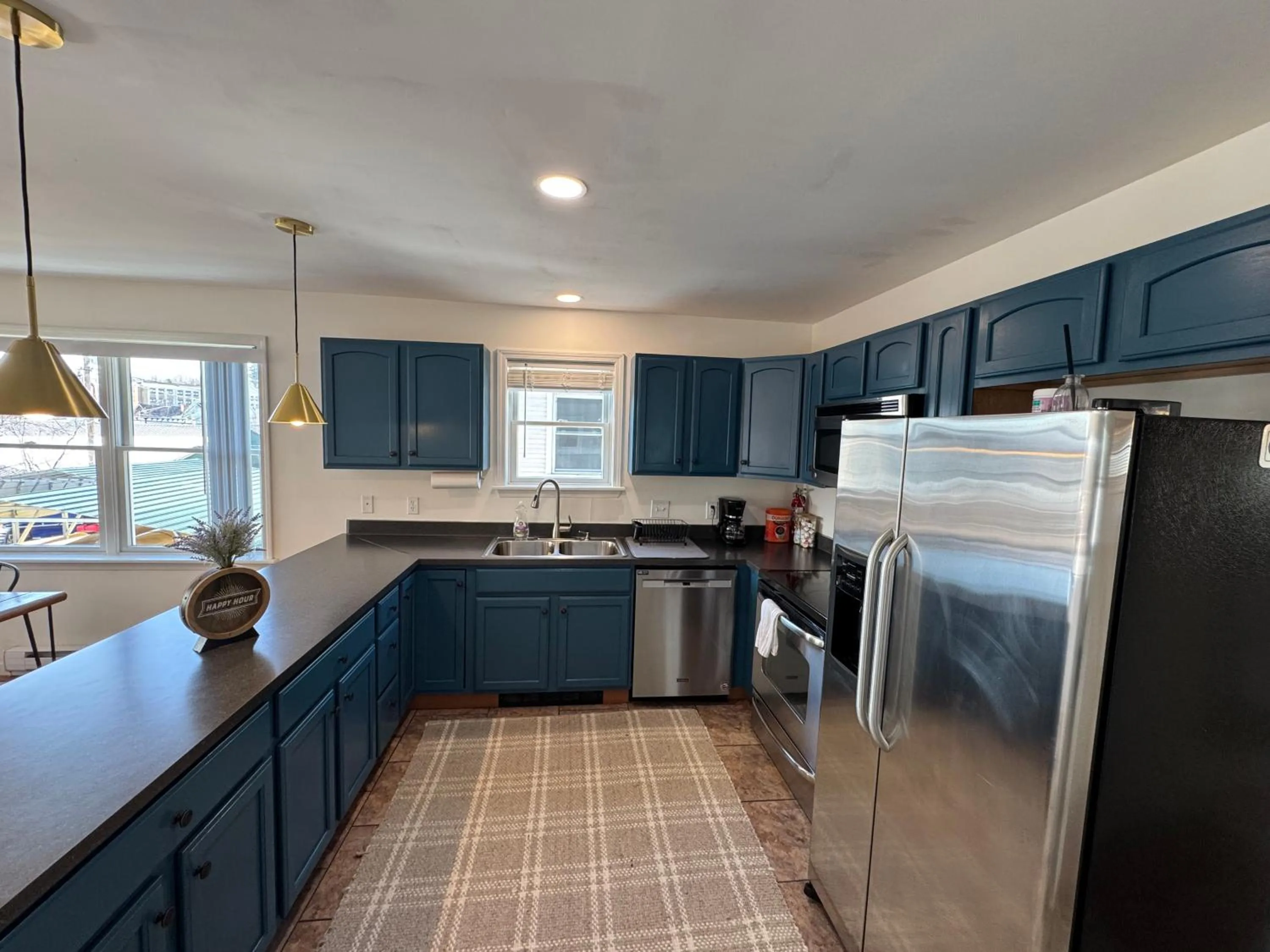 Kitchen or kitchenette in Central Lake Placid Mountain Views