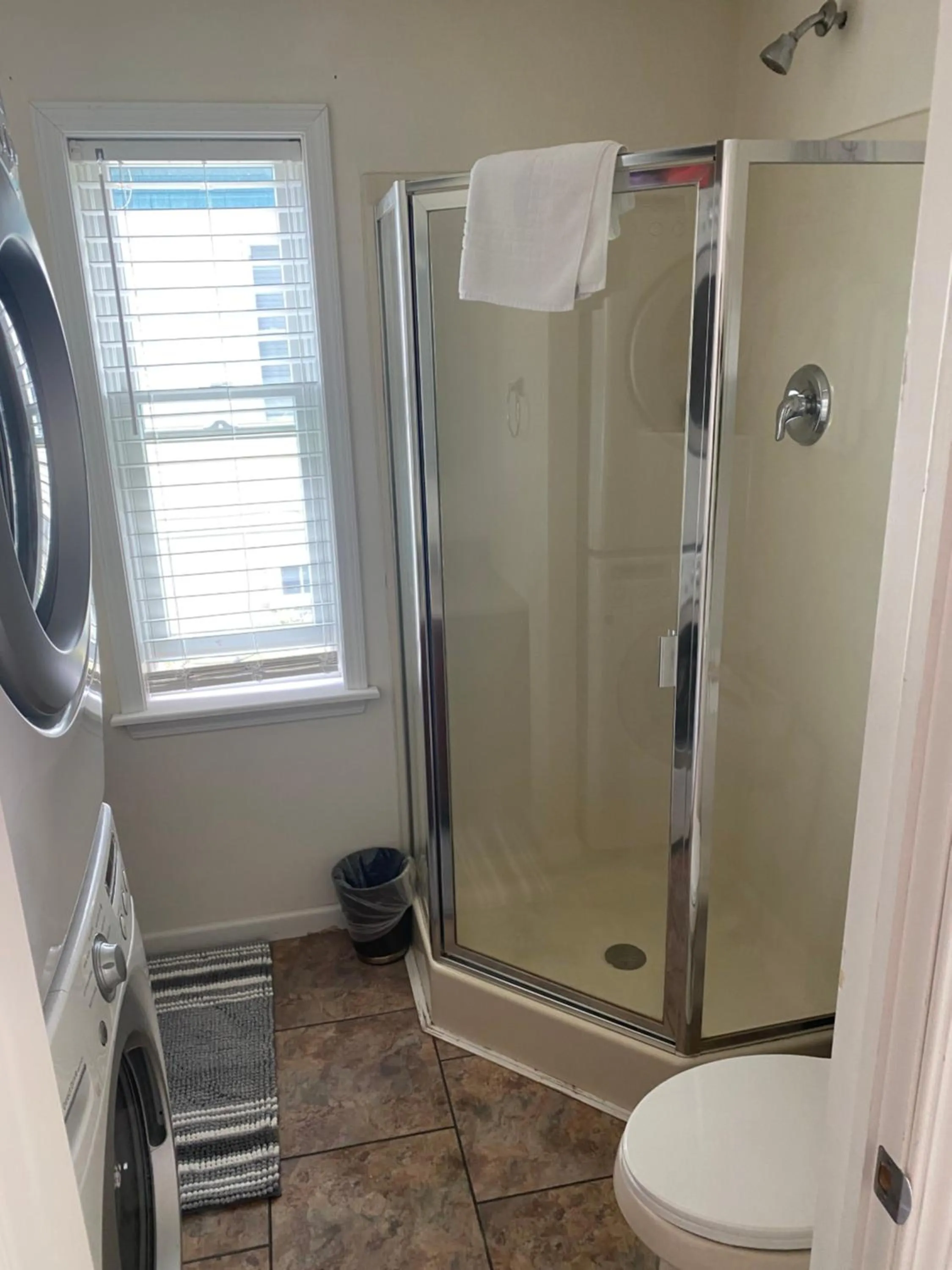Shower in Central Lake Placid Mountain Views