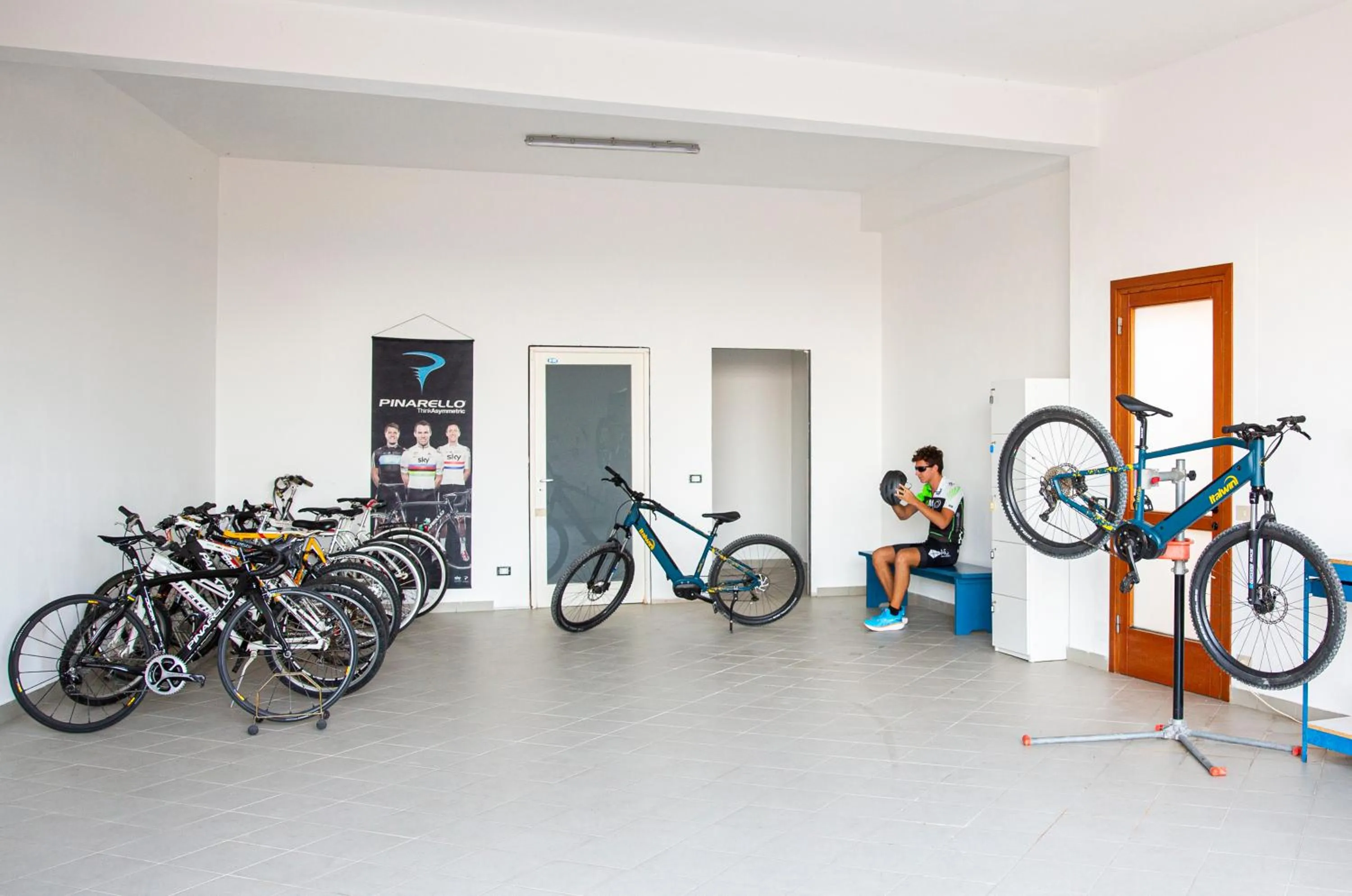 Cycling in Hotel Punta Nord Est