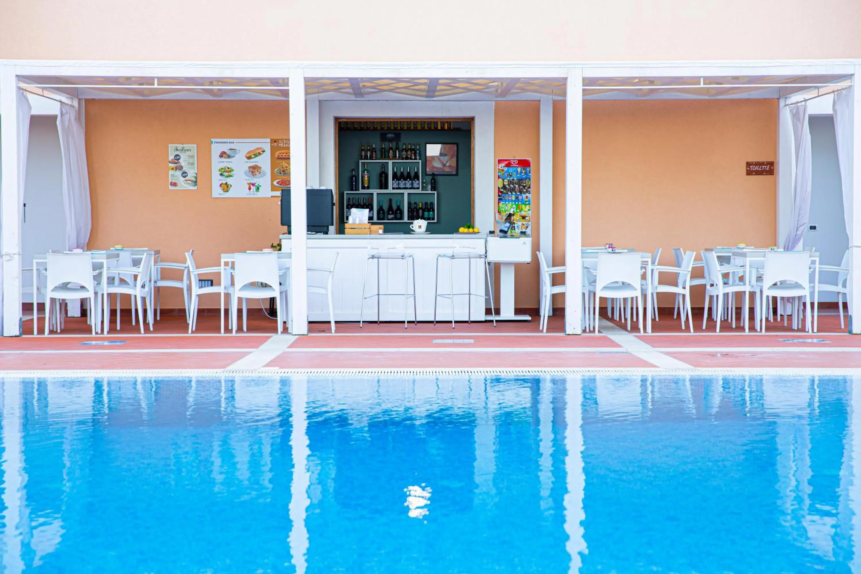 Swimming pool in Hotel Punta Nord Est