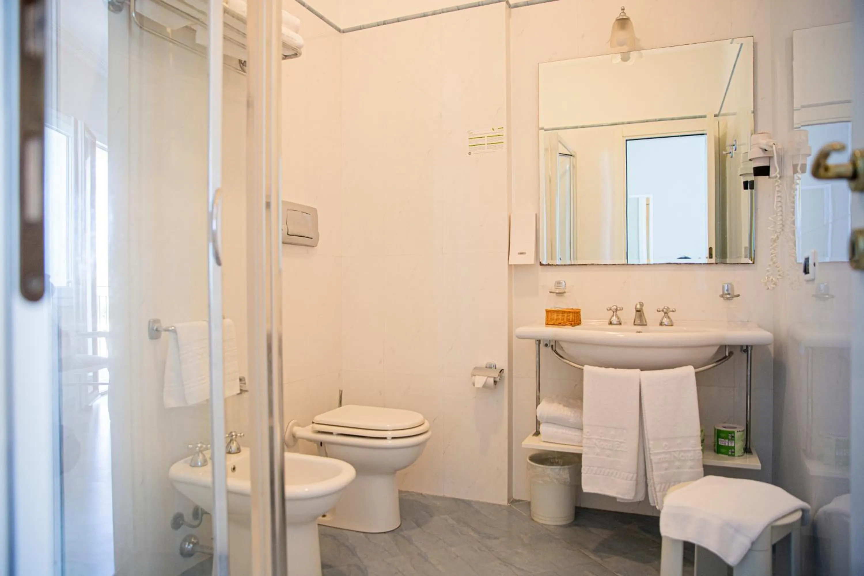 Bathroom in Hotel Punta Nord Est