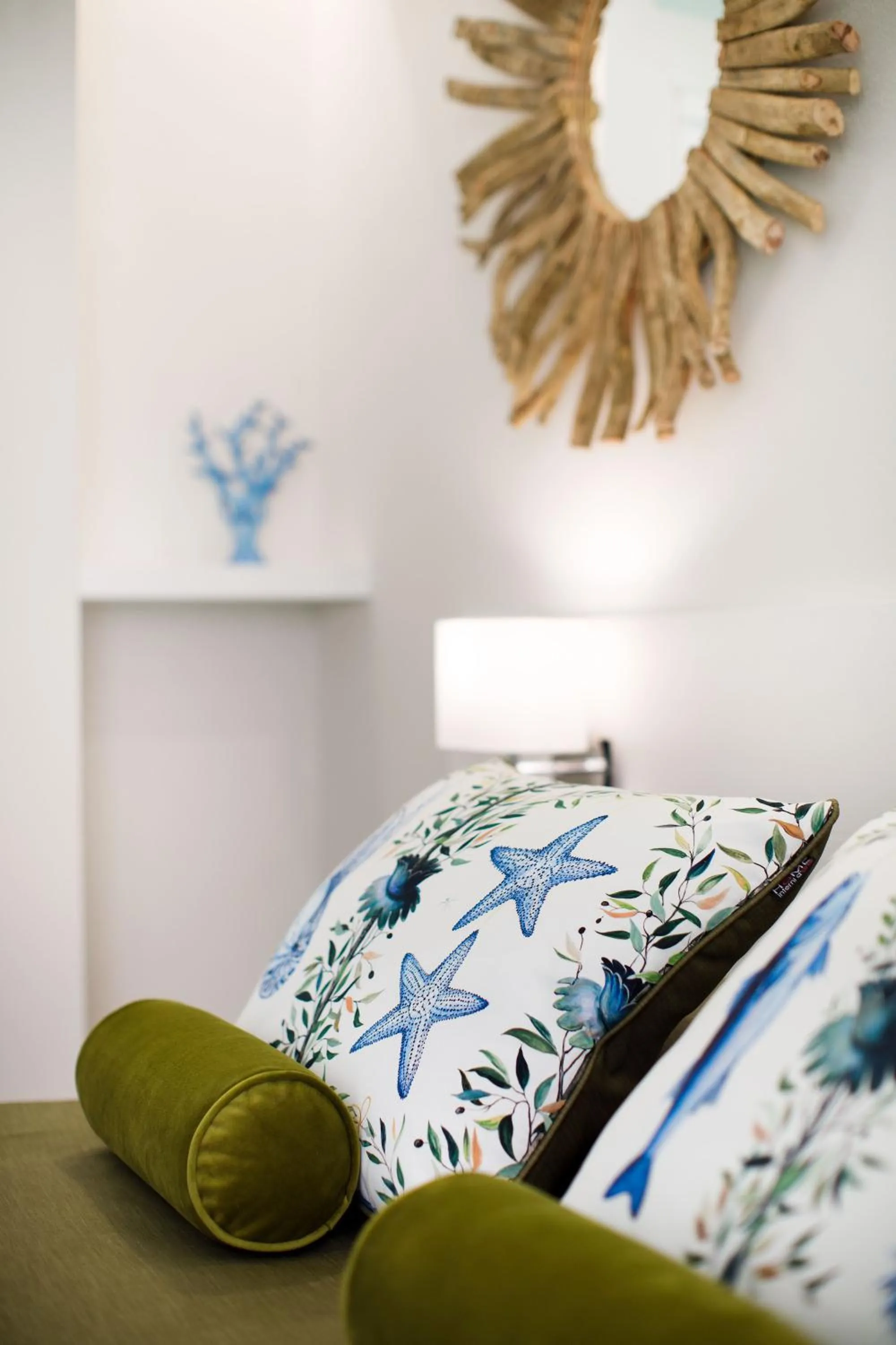 Decorative detail, Bed in MelRose Sorrento