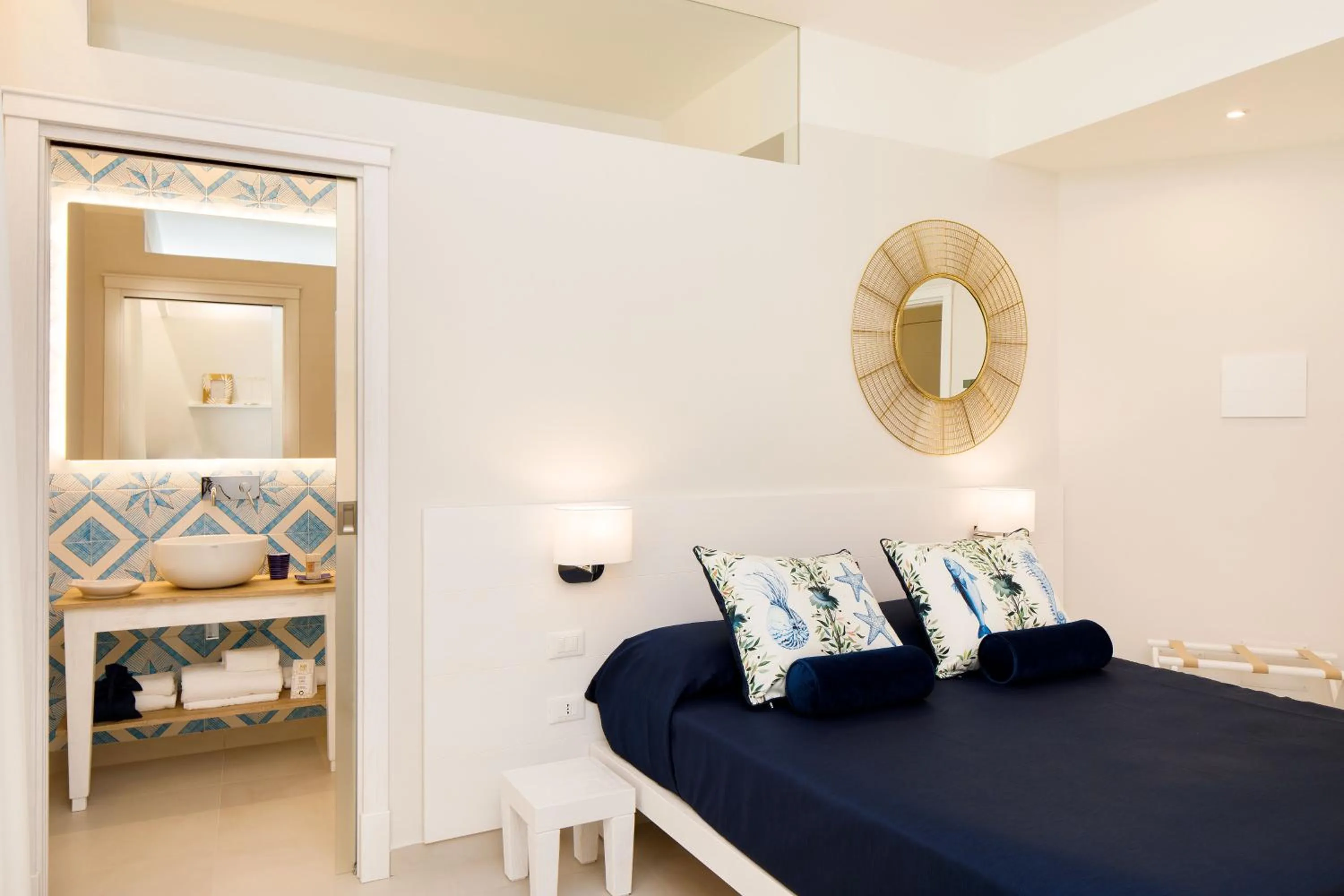 Photo of the whole room, Bed in MelRose Sorrento