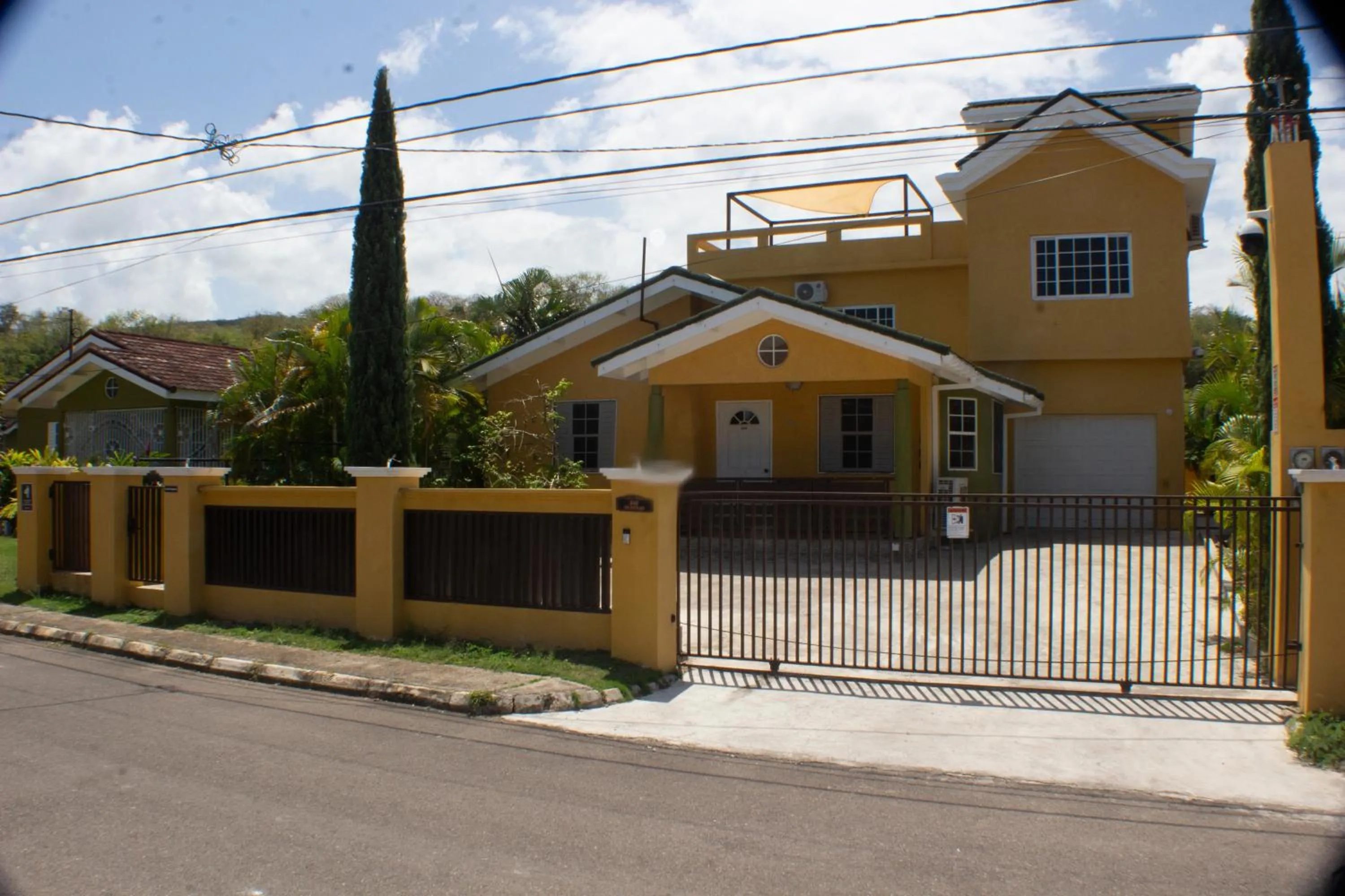 Property building in The Vista Inn