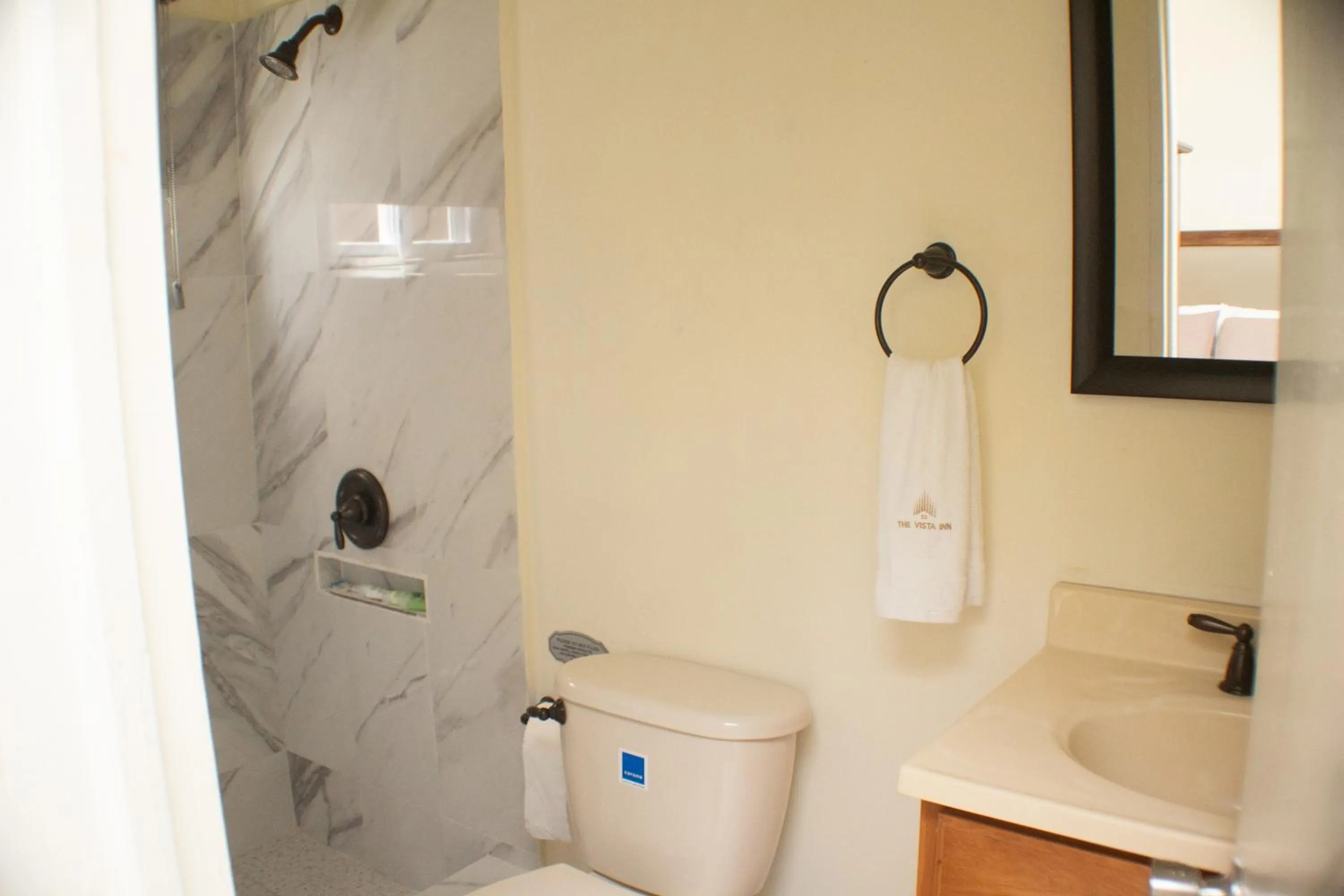 Shower in The Vista Inn