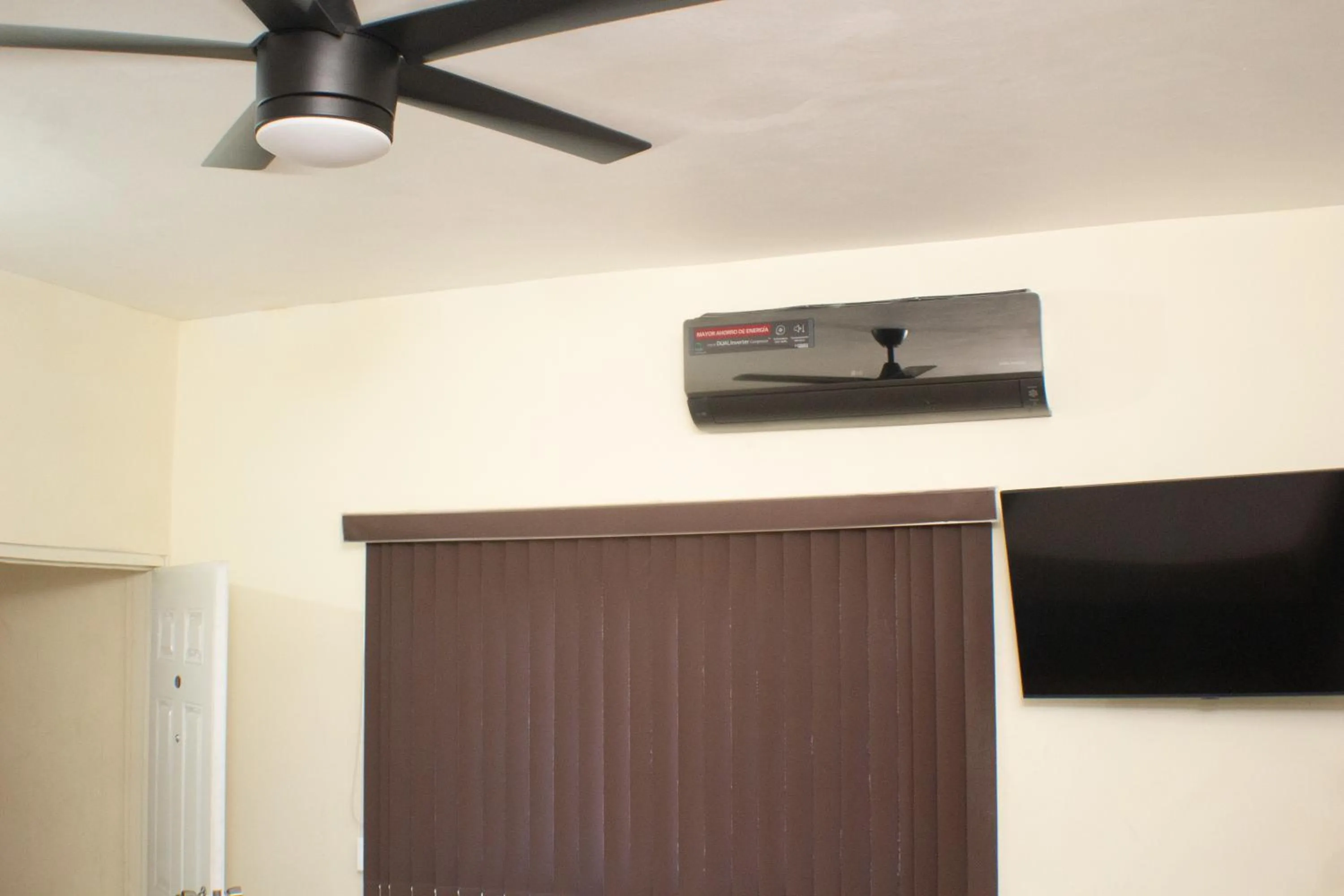 TV and multimedia in The Vista Inn