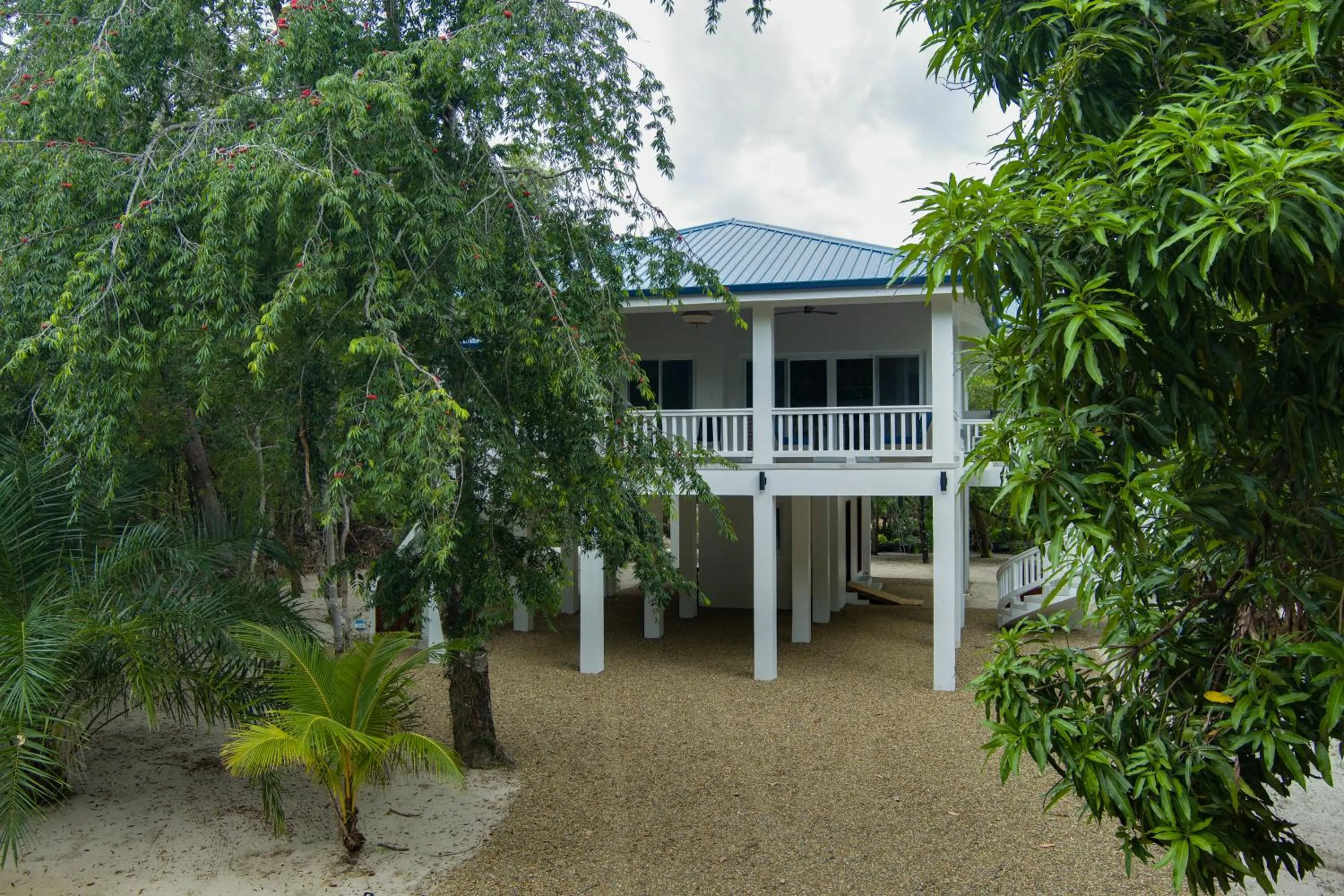 Property building in Ceiba Beach Resort