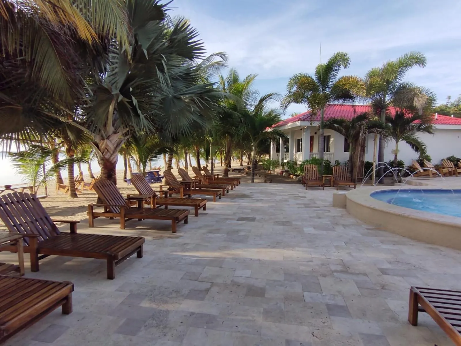 Pool view in Ceiba Beach Resort