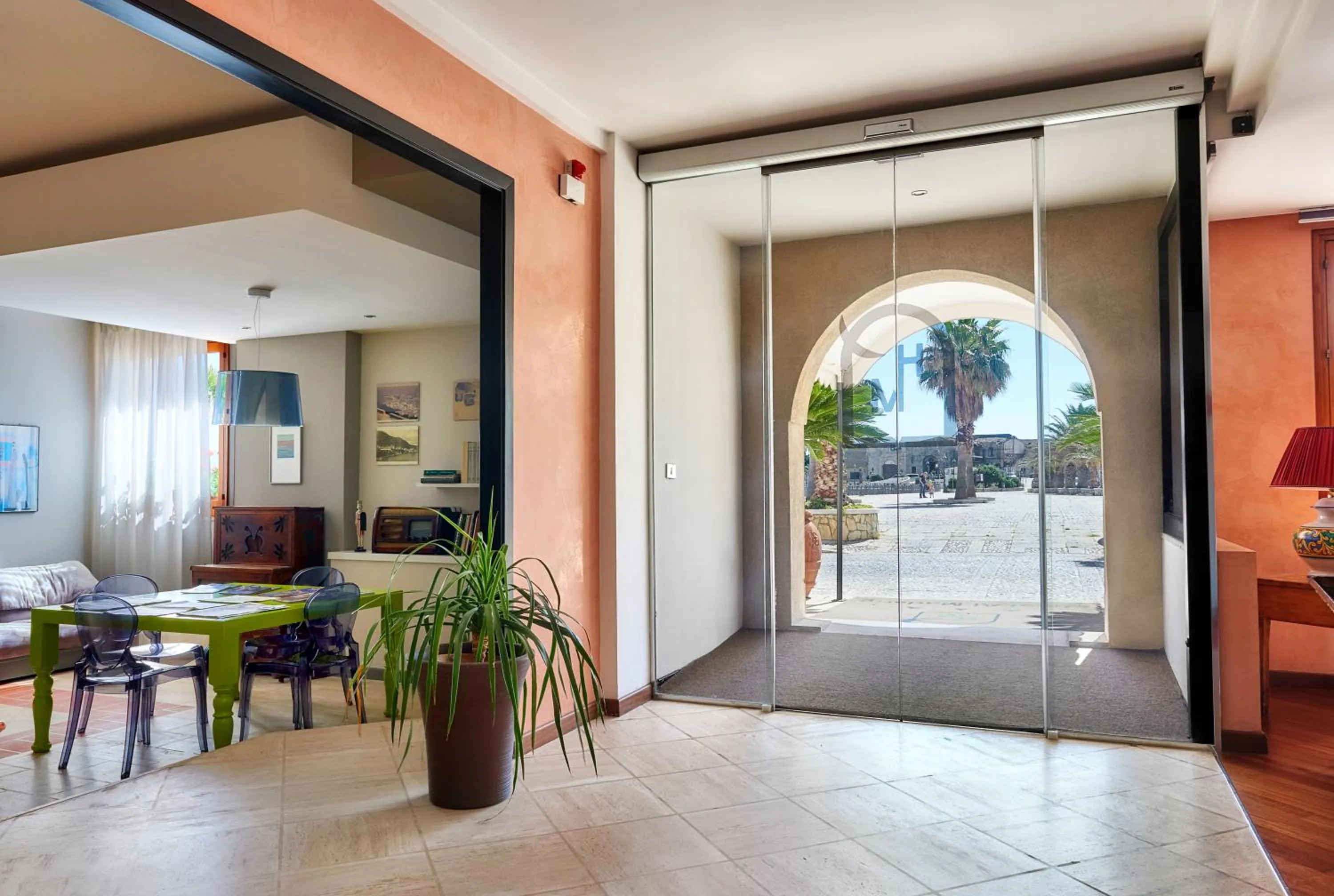 Seating area in Hotel Al Madarig