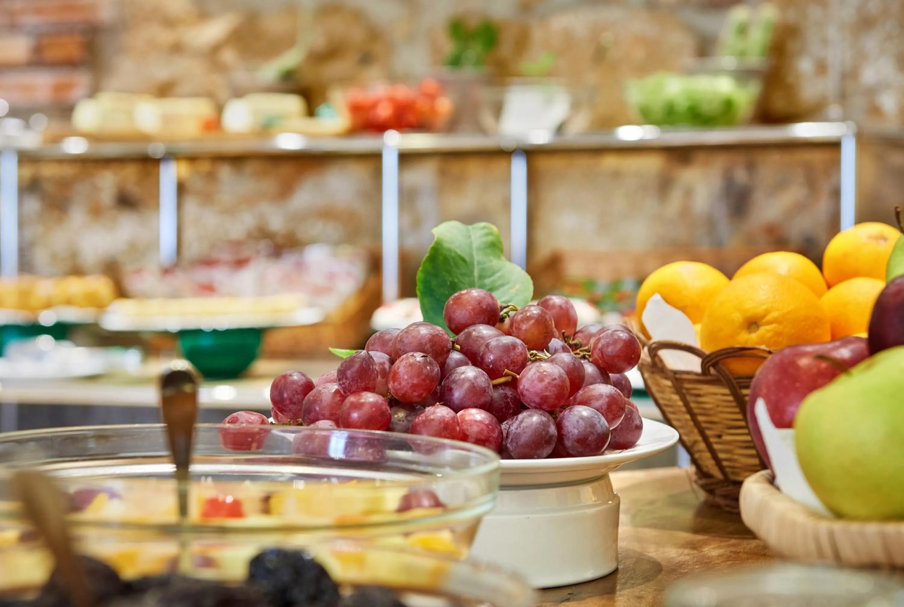 Buffet breakfast in Hotel Al Madarig