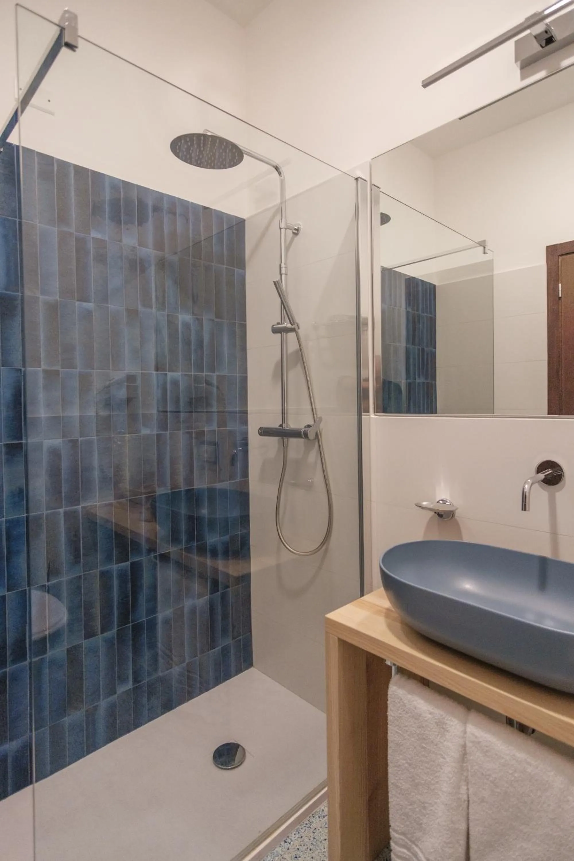 Shower in Hotel Cetarium