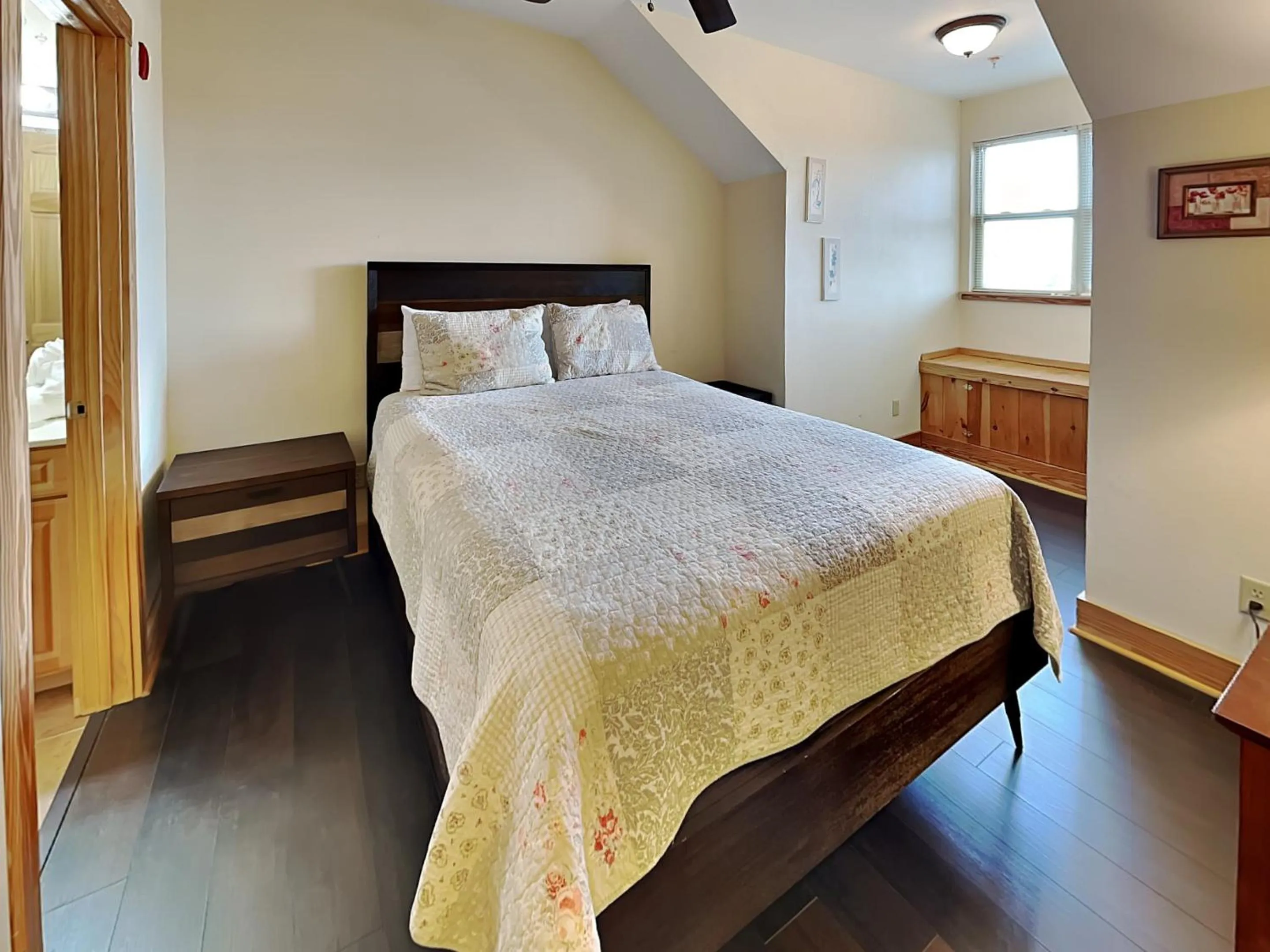 Bed in Mountain Sanctuary 3204