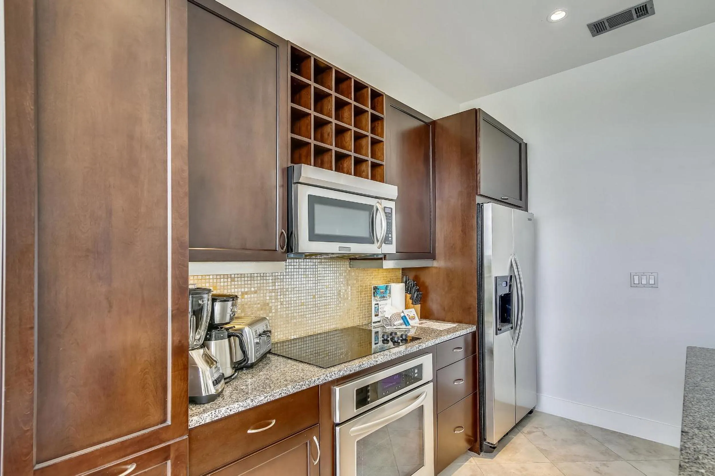 Kitchen or kitchenette in Diamond Beach 312-Island Jewel