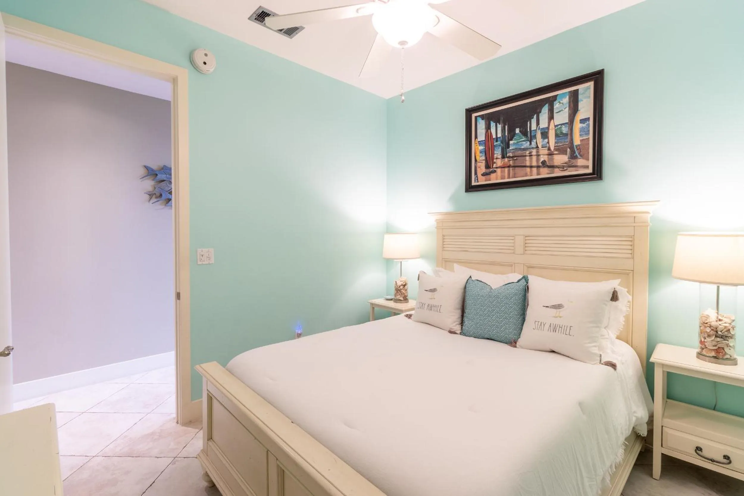 Bedroom, Bed in Diamond Beach 304-Sapphire