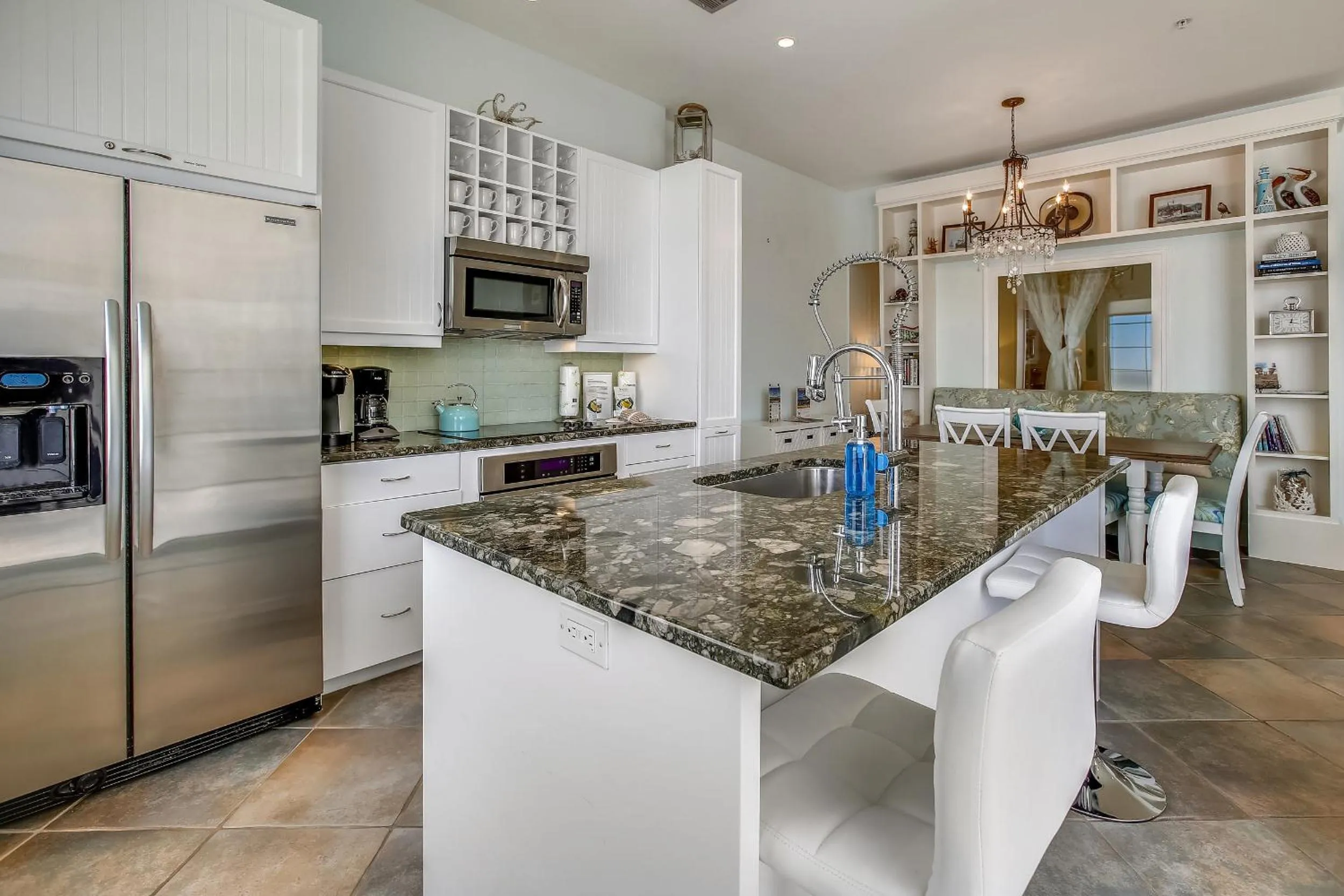 Kitchen or kitchenette in Diamond Beach 608-Blue Lagoon