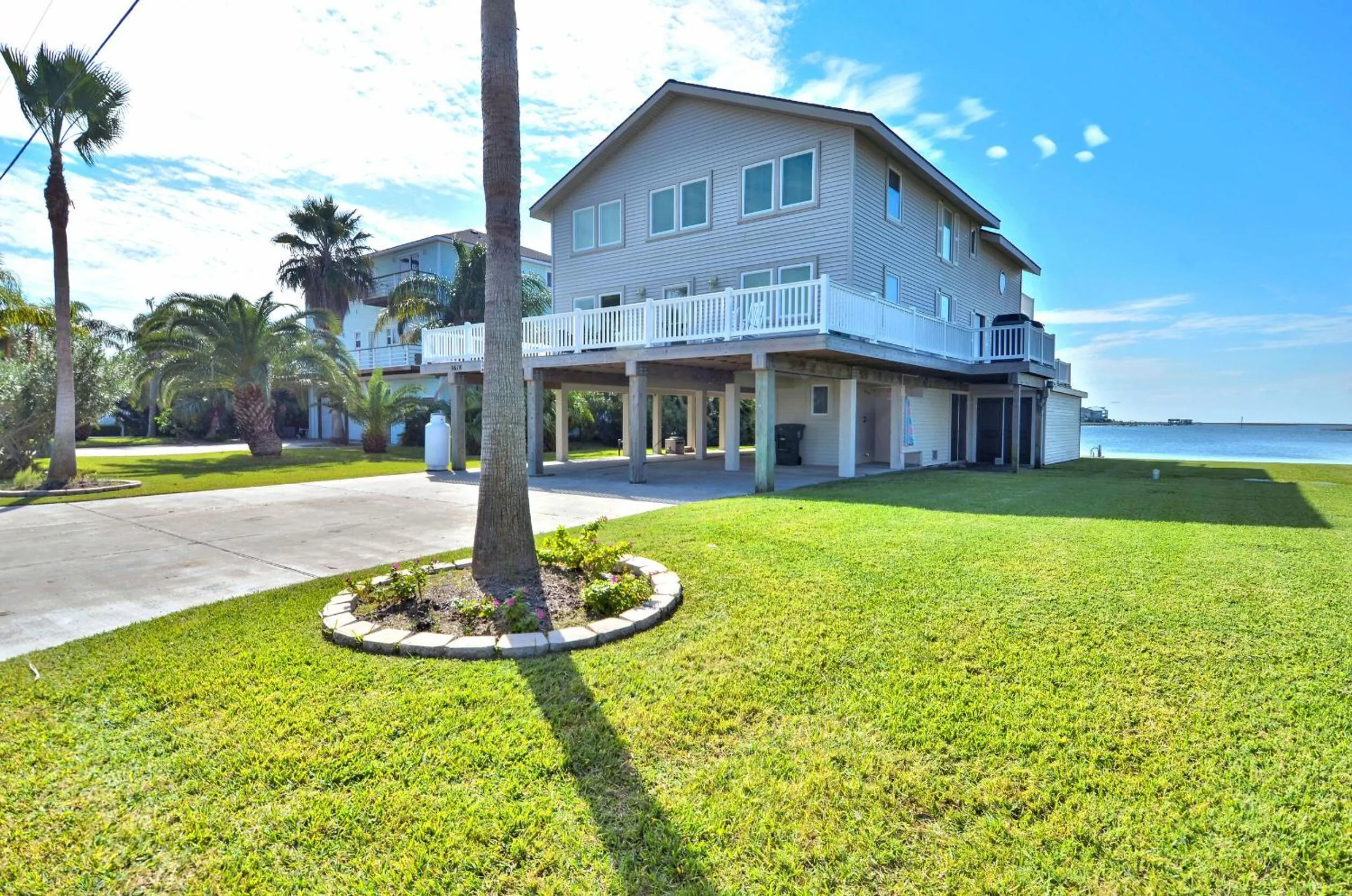 Property building in Bahia Azul Sunset