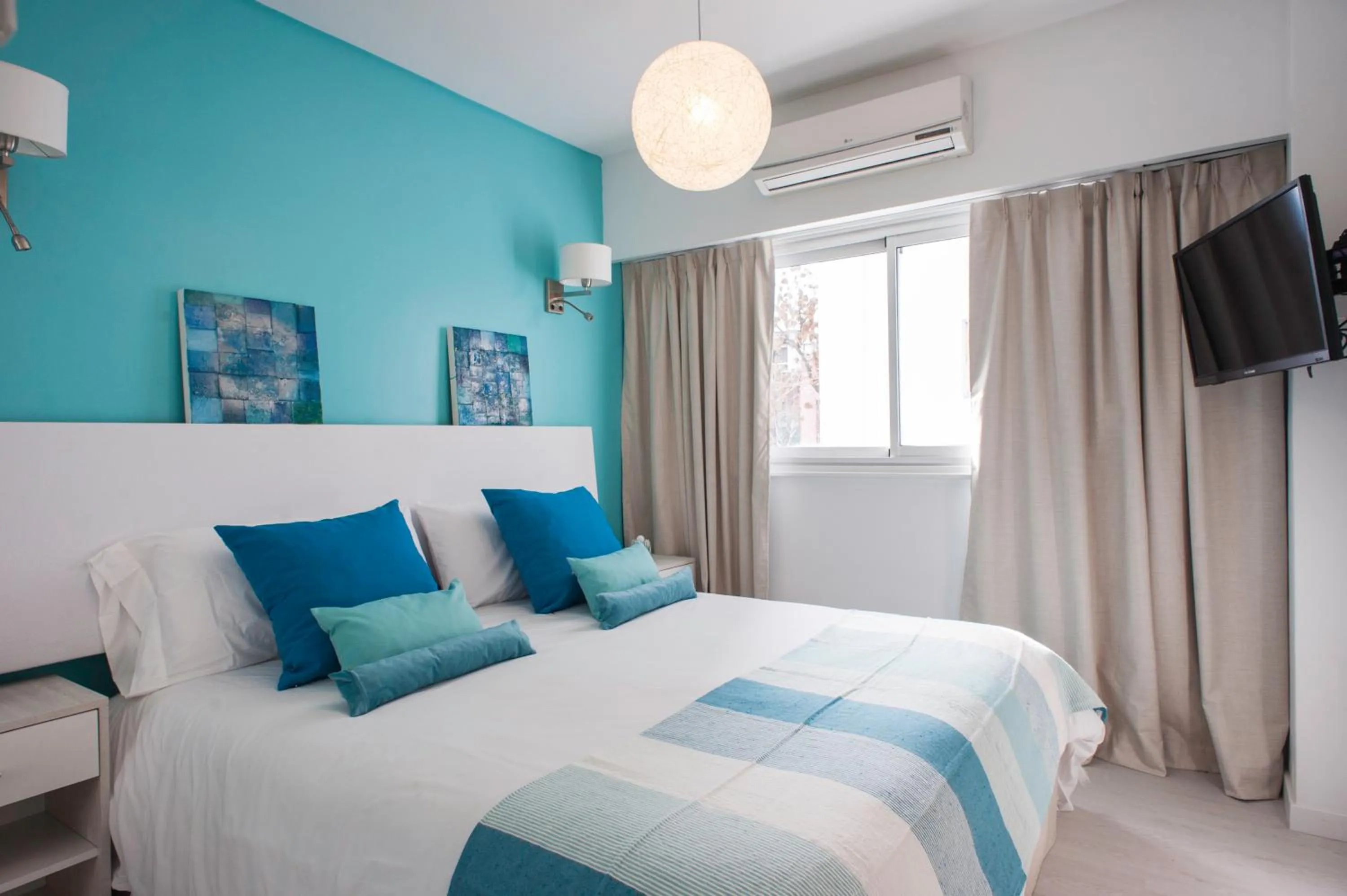 Bed in Soho Point Central