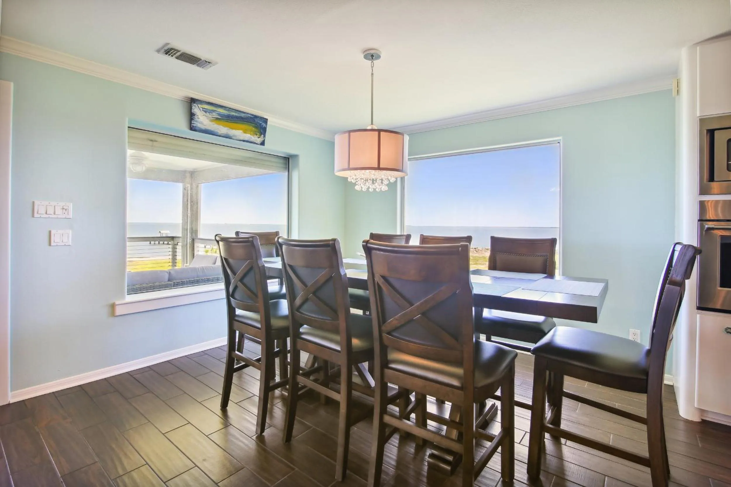 Living room in Harbor View Breeze