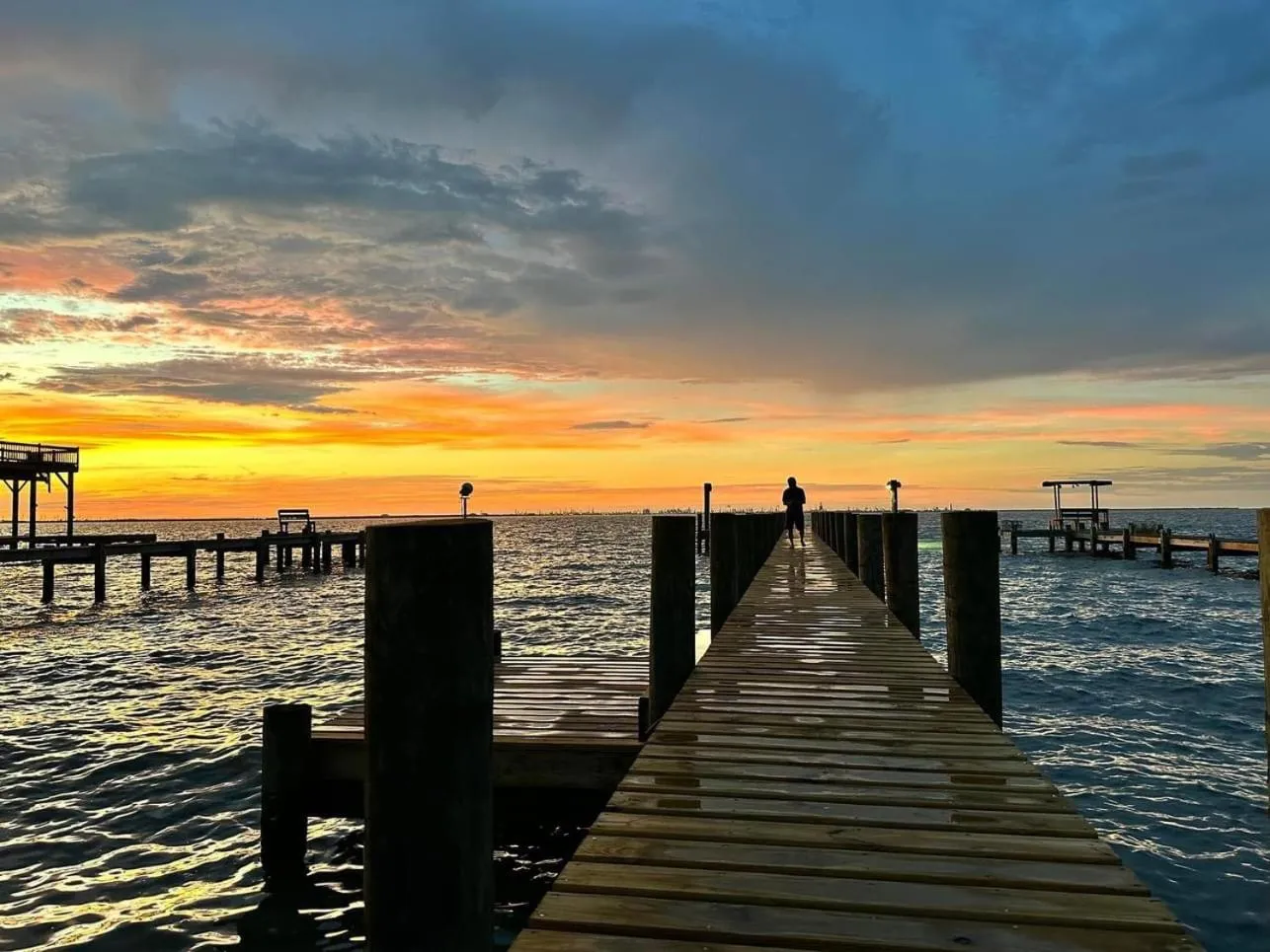 Property building in Harbor View Breeze