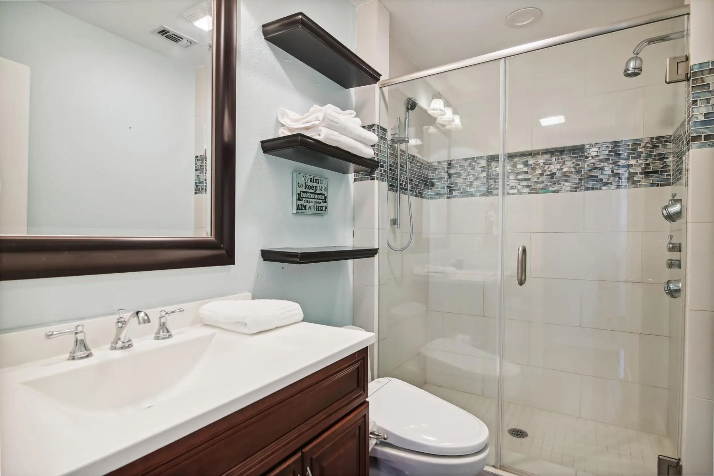 Bathroom in Harbor View Breeze