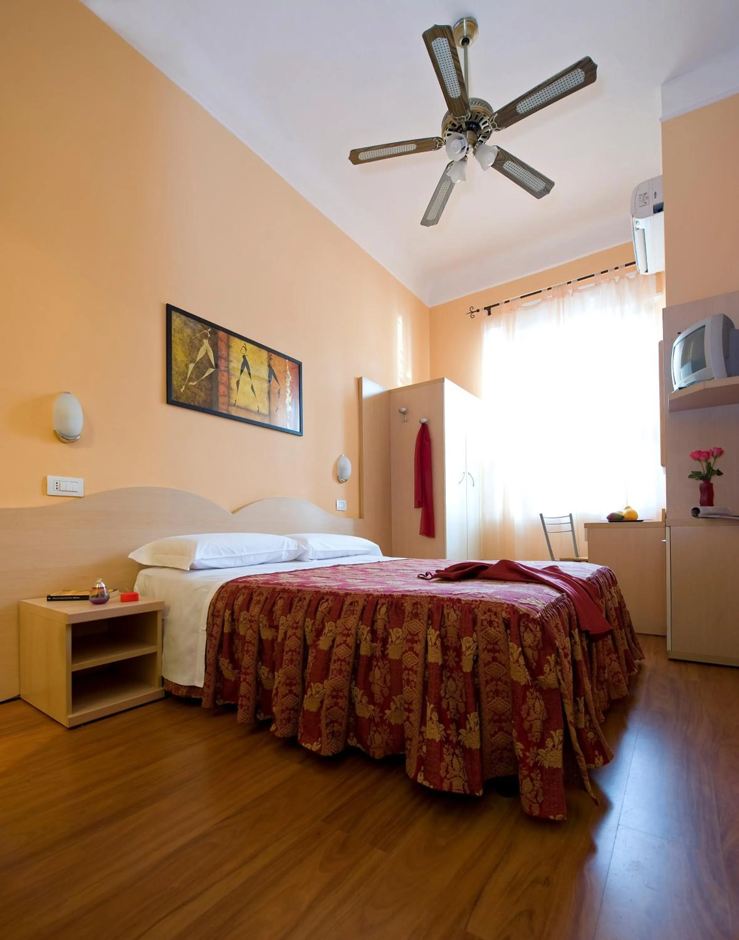 Bed in Hotel Sabatino Milan