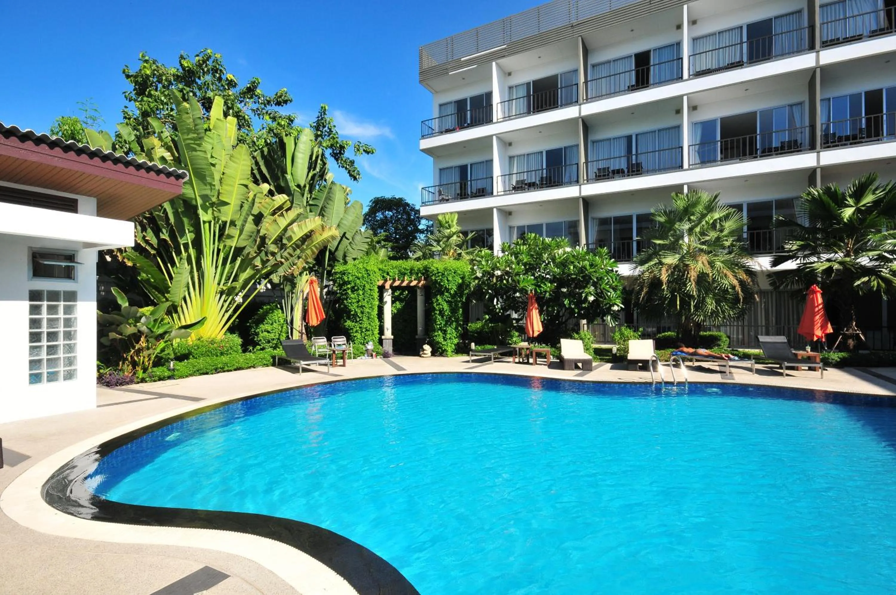 Swimming pool in Grand BS Airport Hotel Suvarnabhumi