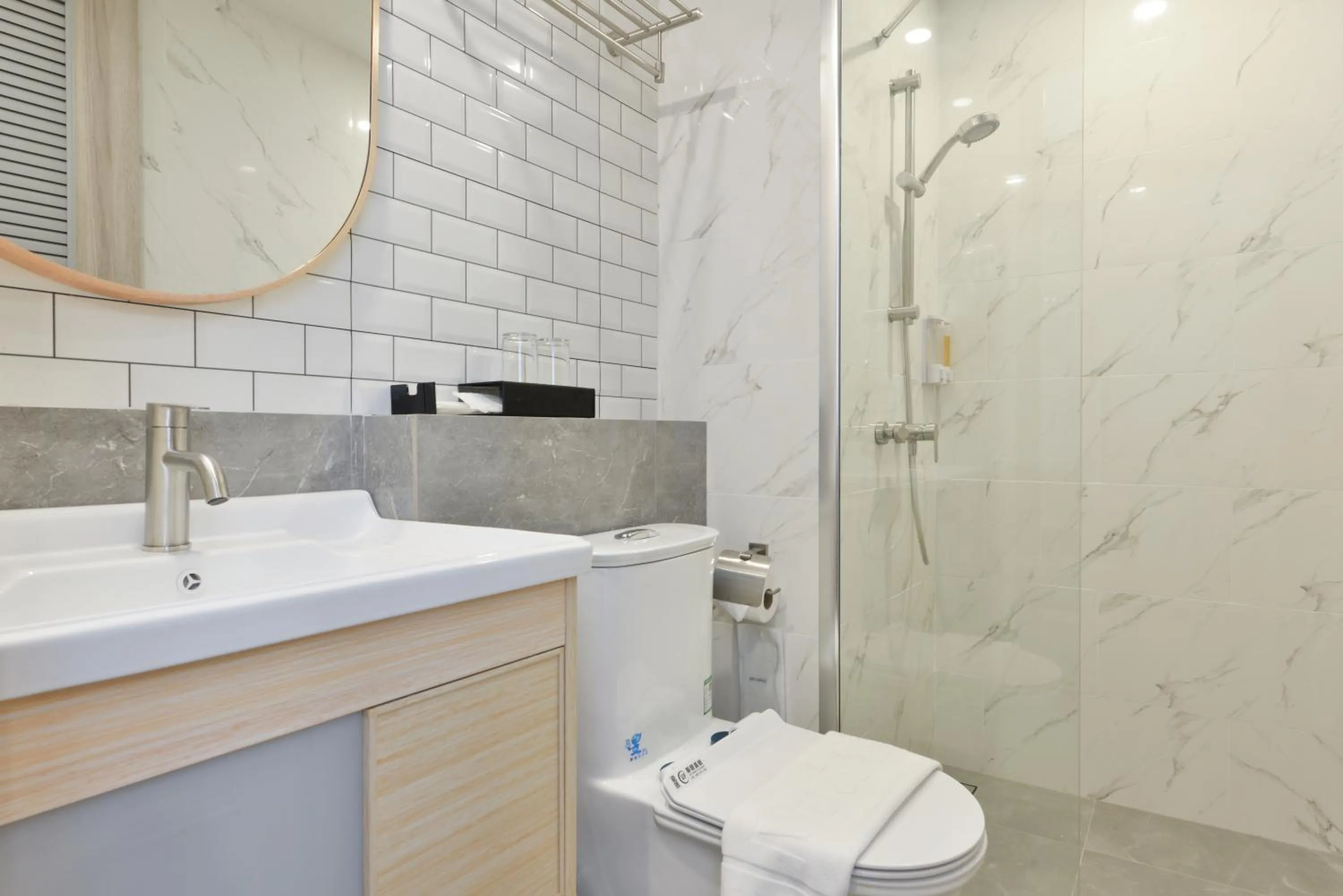 Bathroom in Grand BS Airport Hotel Suvarnabhumi