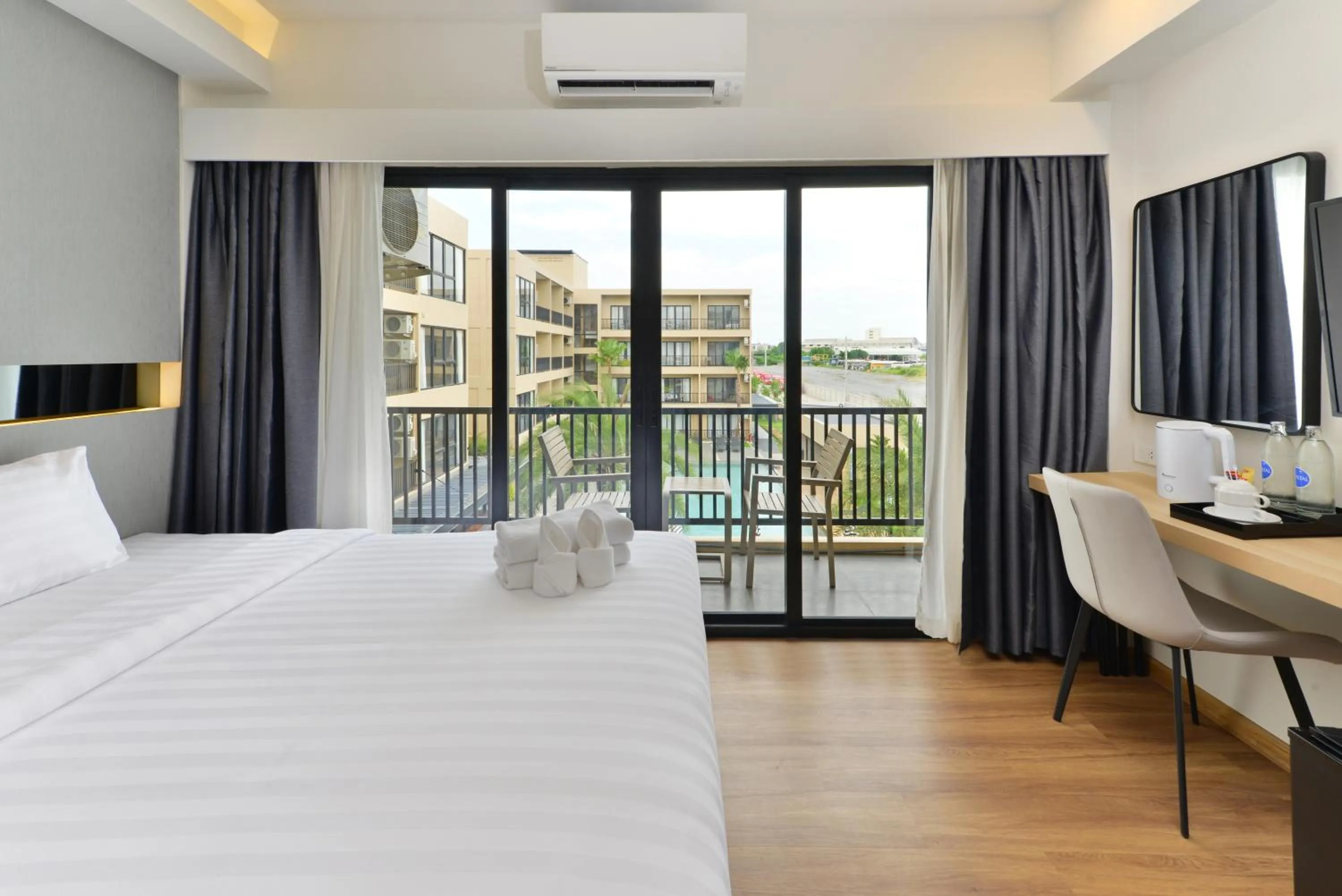 Photo of the whole room, Bed in Grand BS Airport Hotel Suvarnabhumi