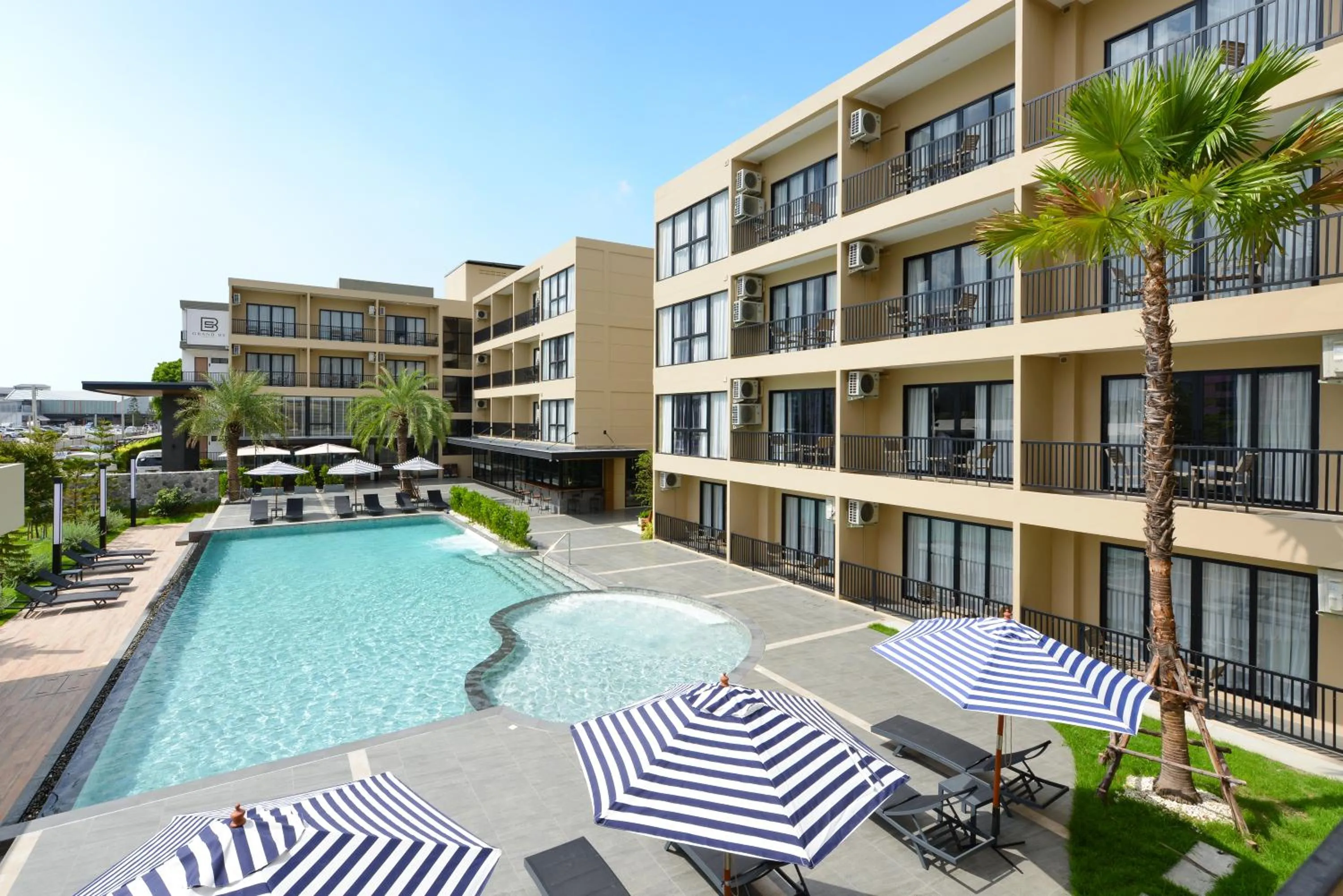 Property building in Grand BS Airport Hotel Suvarnabhumi