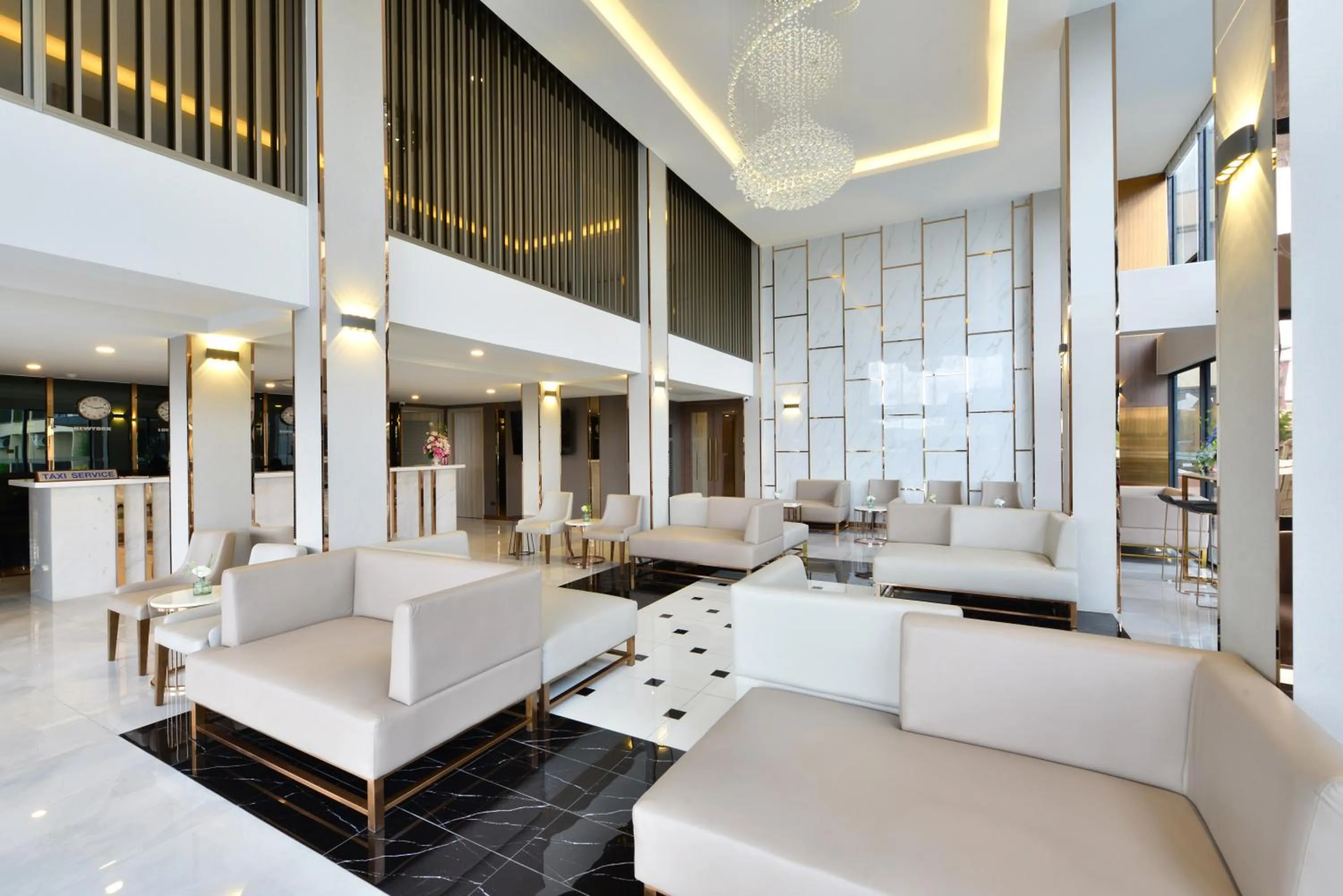 Lobby or reception in Grand BS Airport Hotel Suvarnabhumi