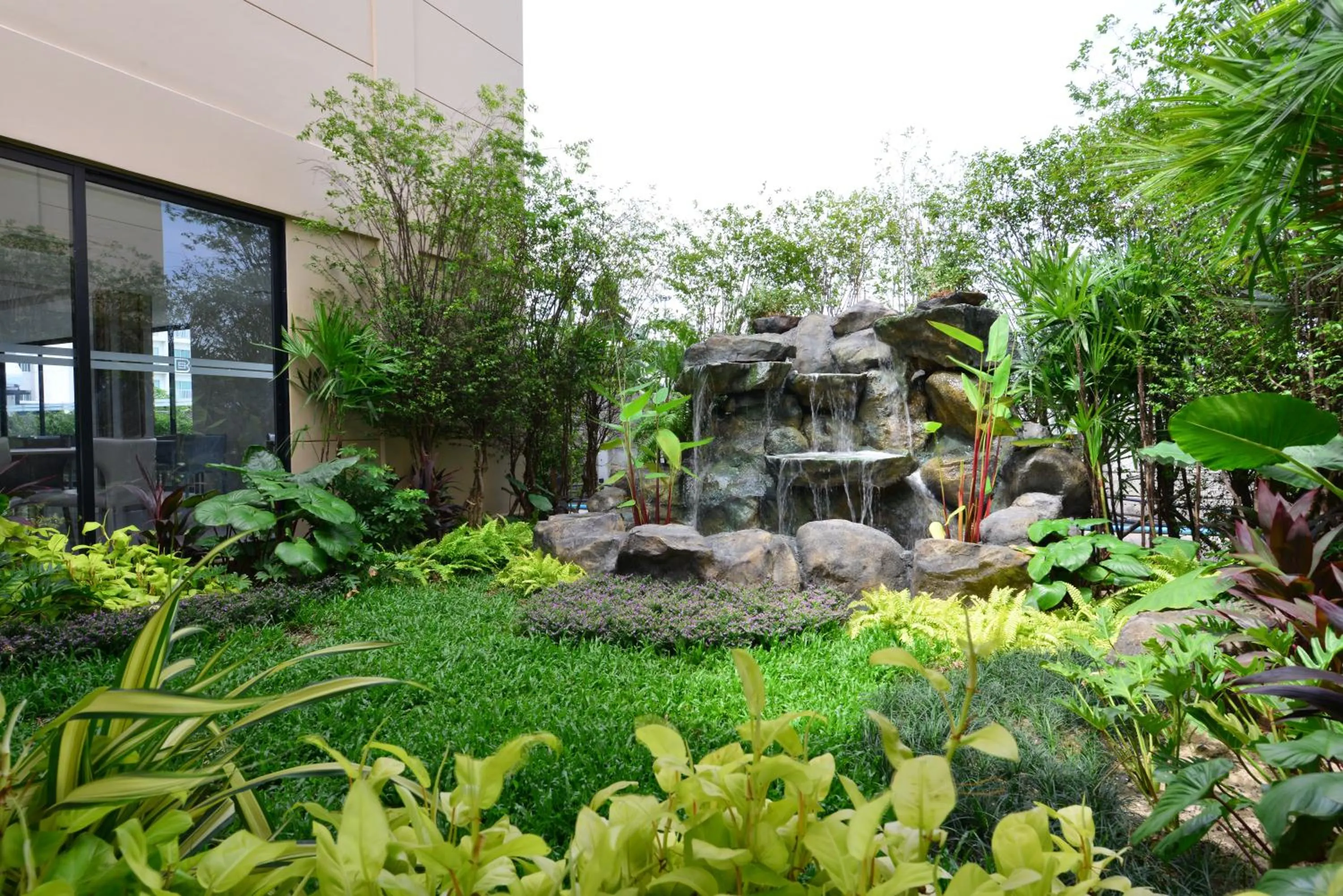 Garden in Grand BS Airport Hotel Suvarnabhumi