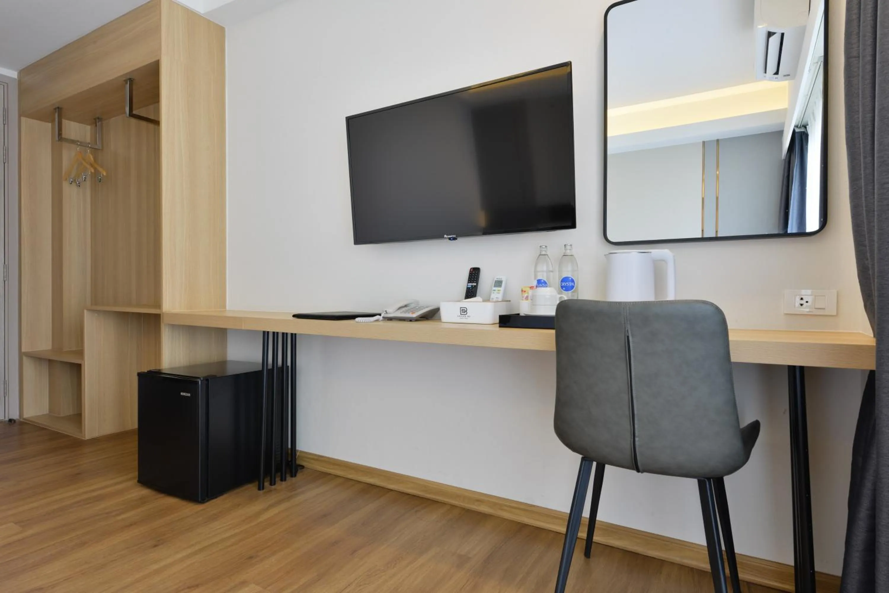 Communal lounge/ TV room in Grand BS Airport Hotel Suvarnabhumi