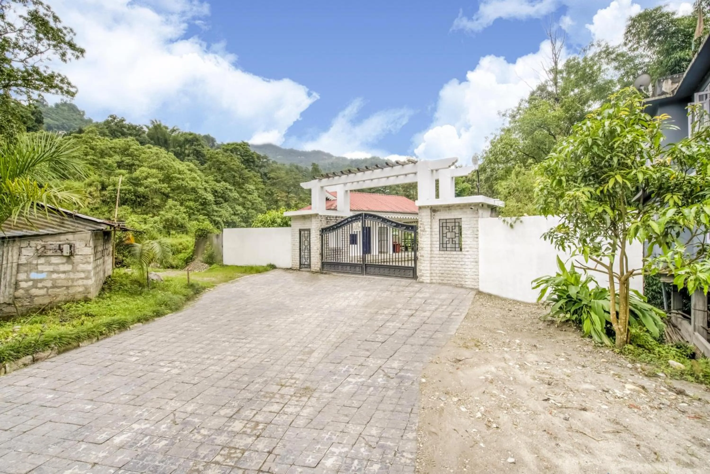 Facade/entrance in Club Mahindra Le Vintuna, Gangtok
