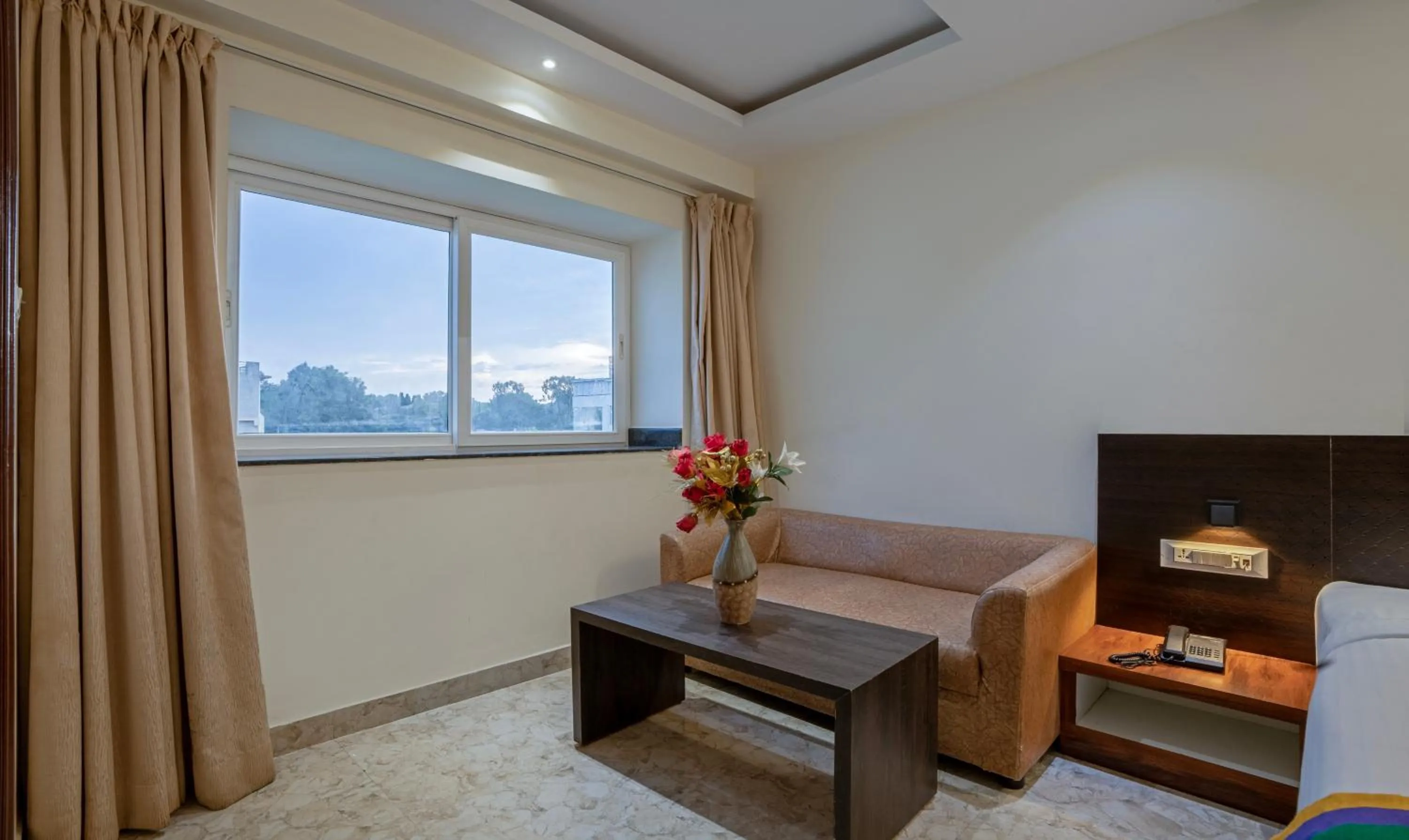 Seating area in Treebo Sai Fortune Gateway