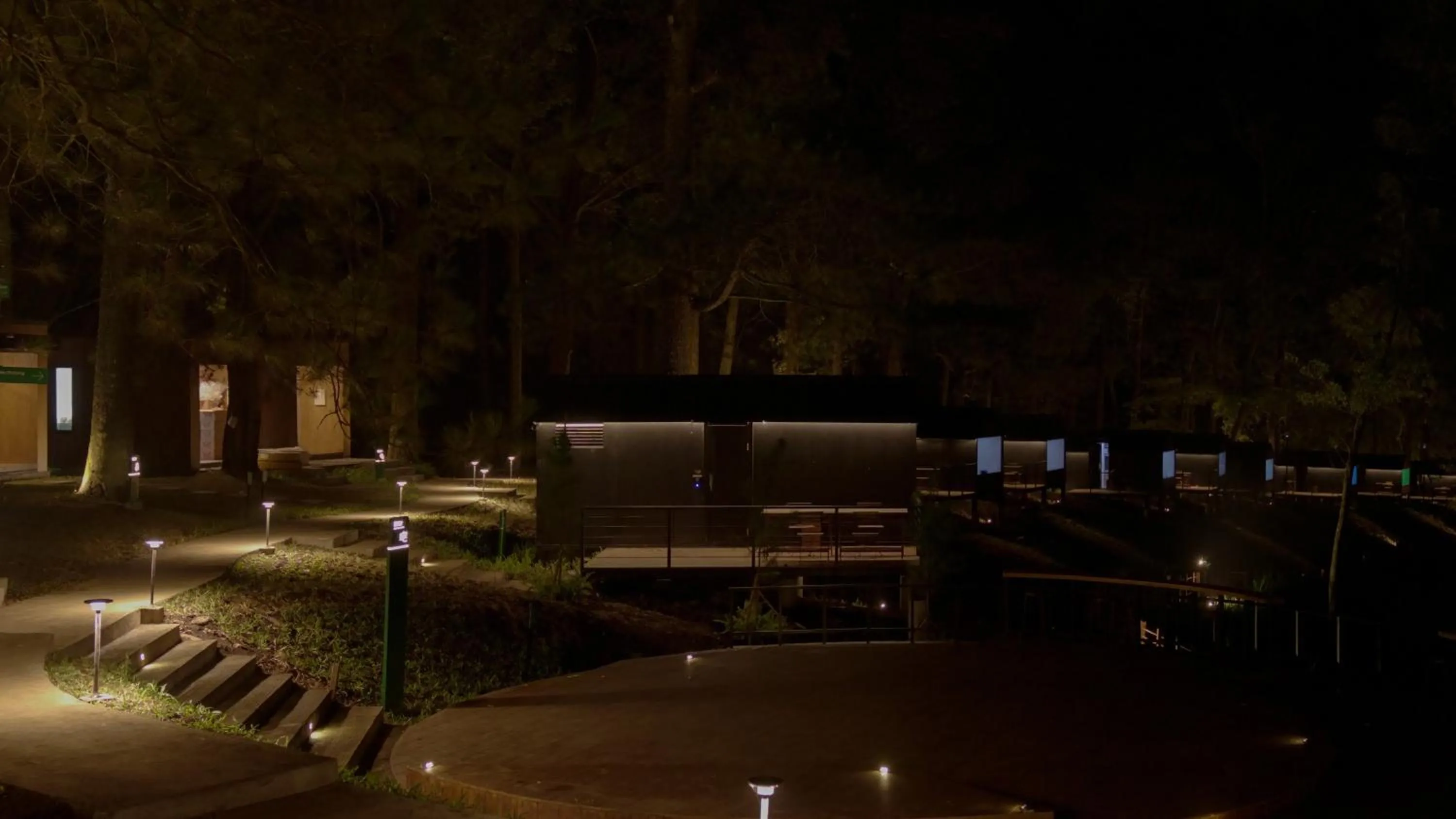 Night in Bobocabin Coban Rondo, Malang