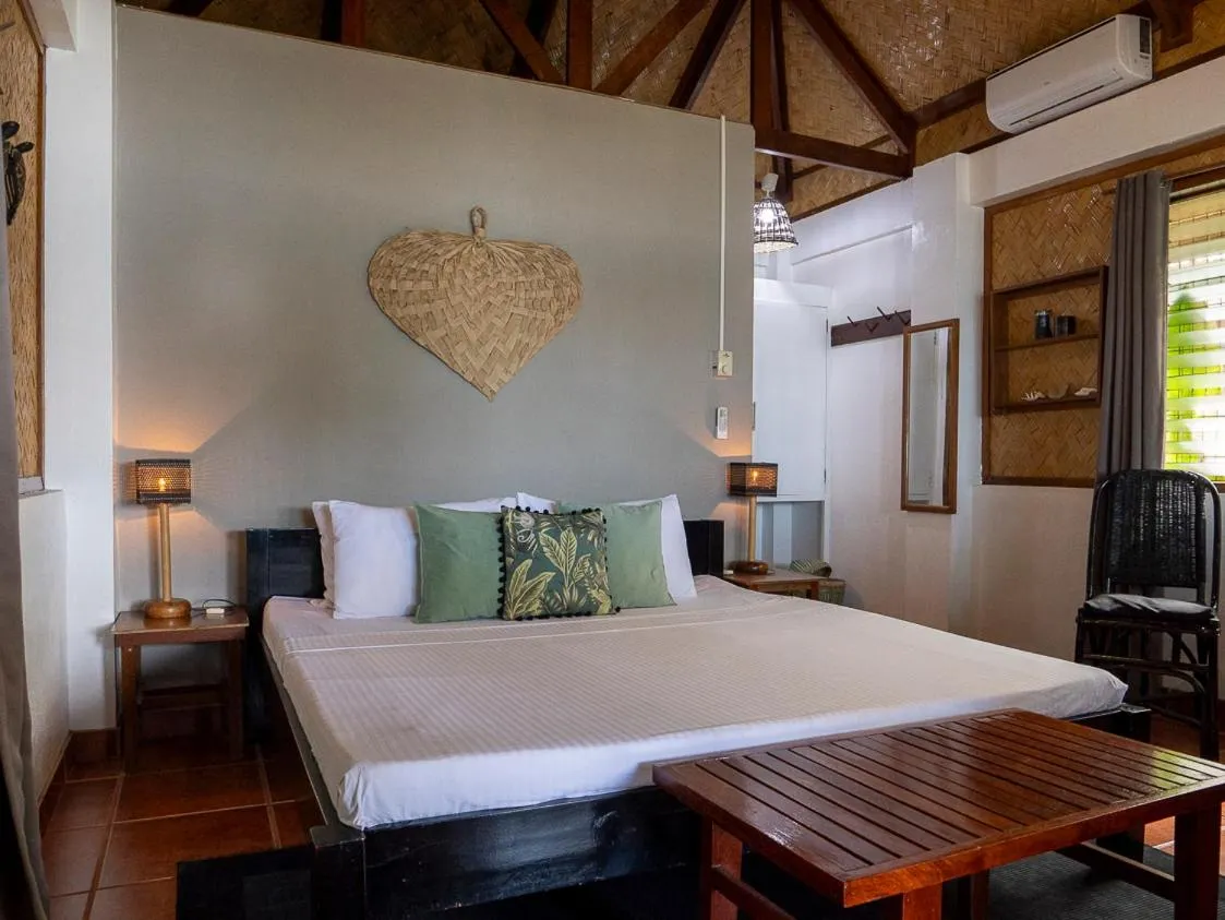 Bed in Golden Monkey Beach Hotel