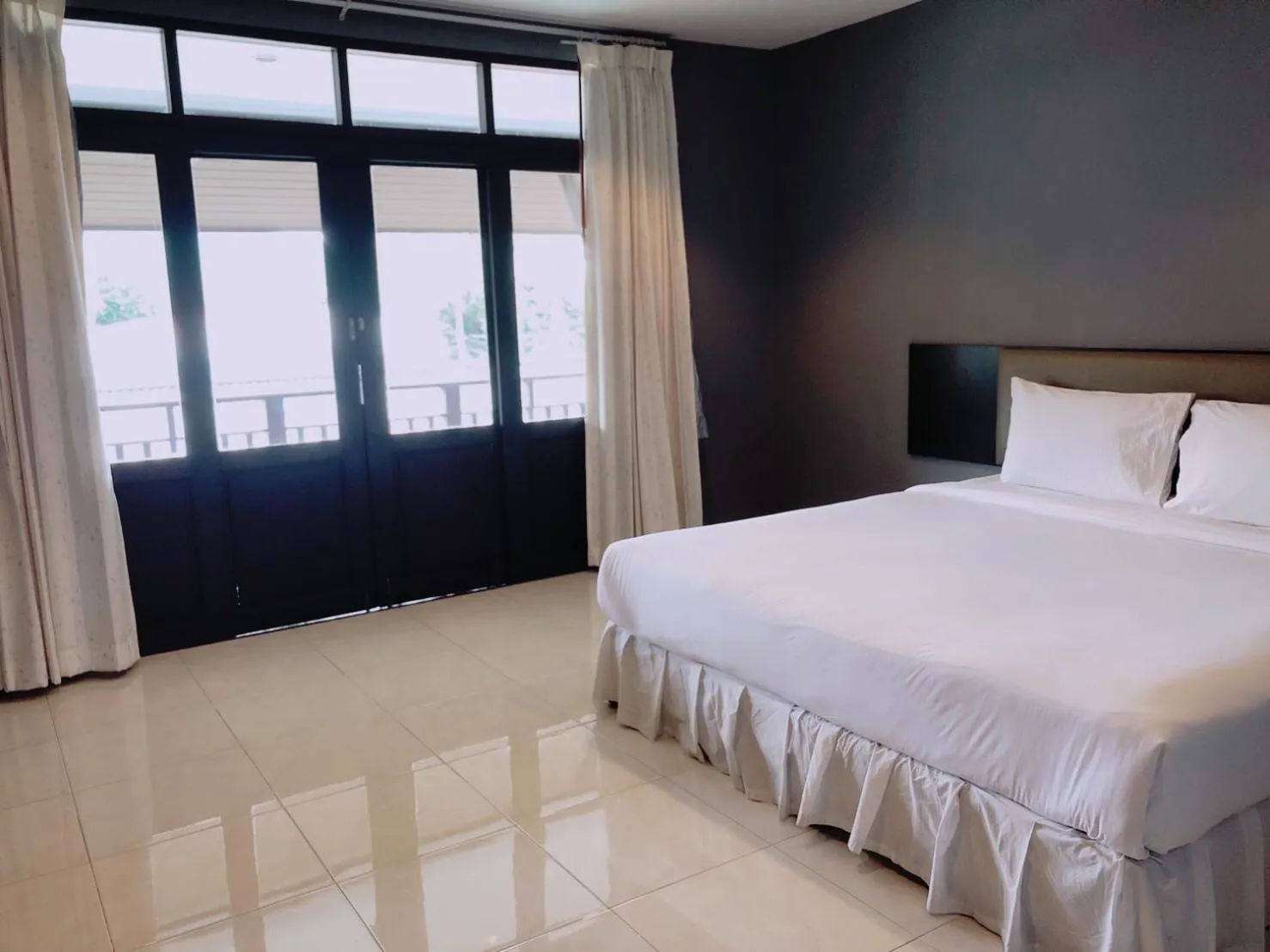 Bed in Laemdin Hotel